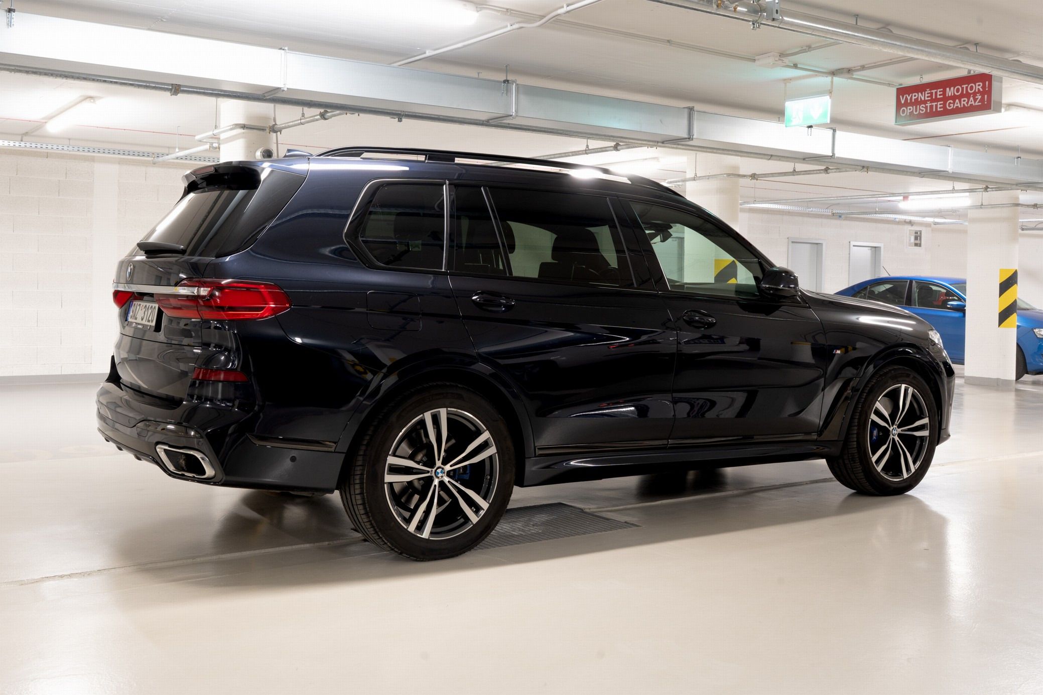 BMW X7, BMW X7 4.0i TOP stav M-paket - fotka 6