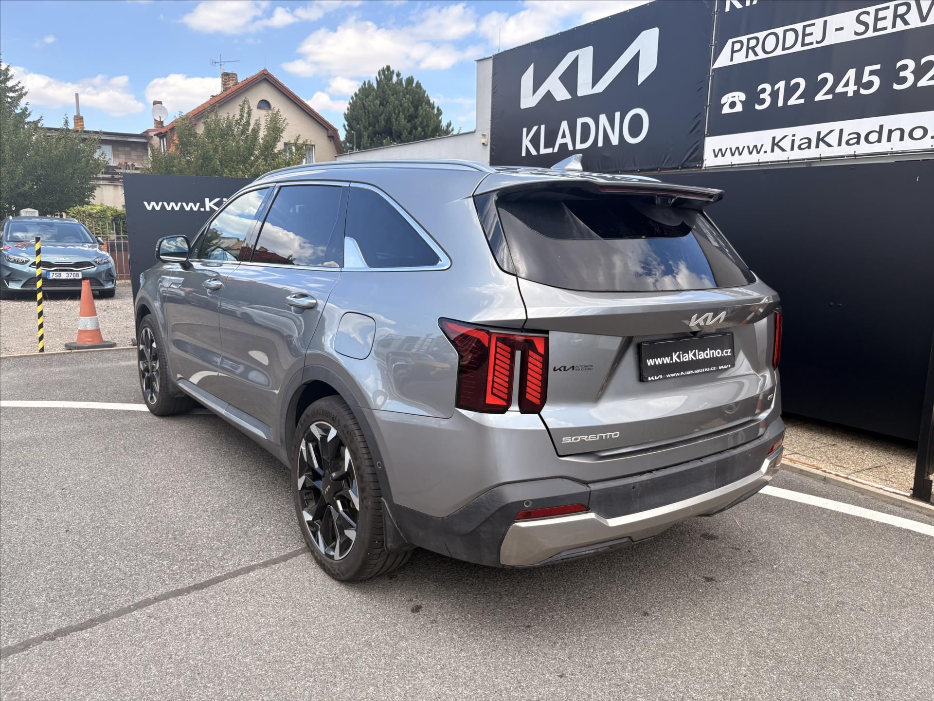 Kia Sorento, 2,2 2,2 CRDi 4x4 8DCT TOP - fotka 3