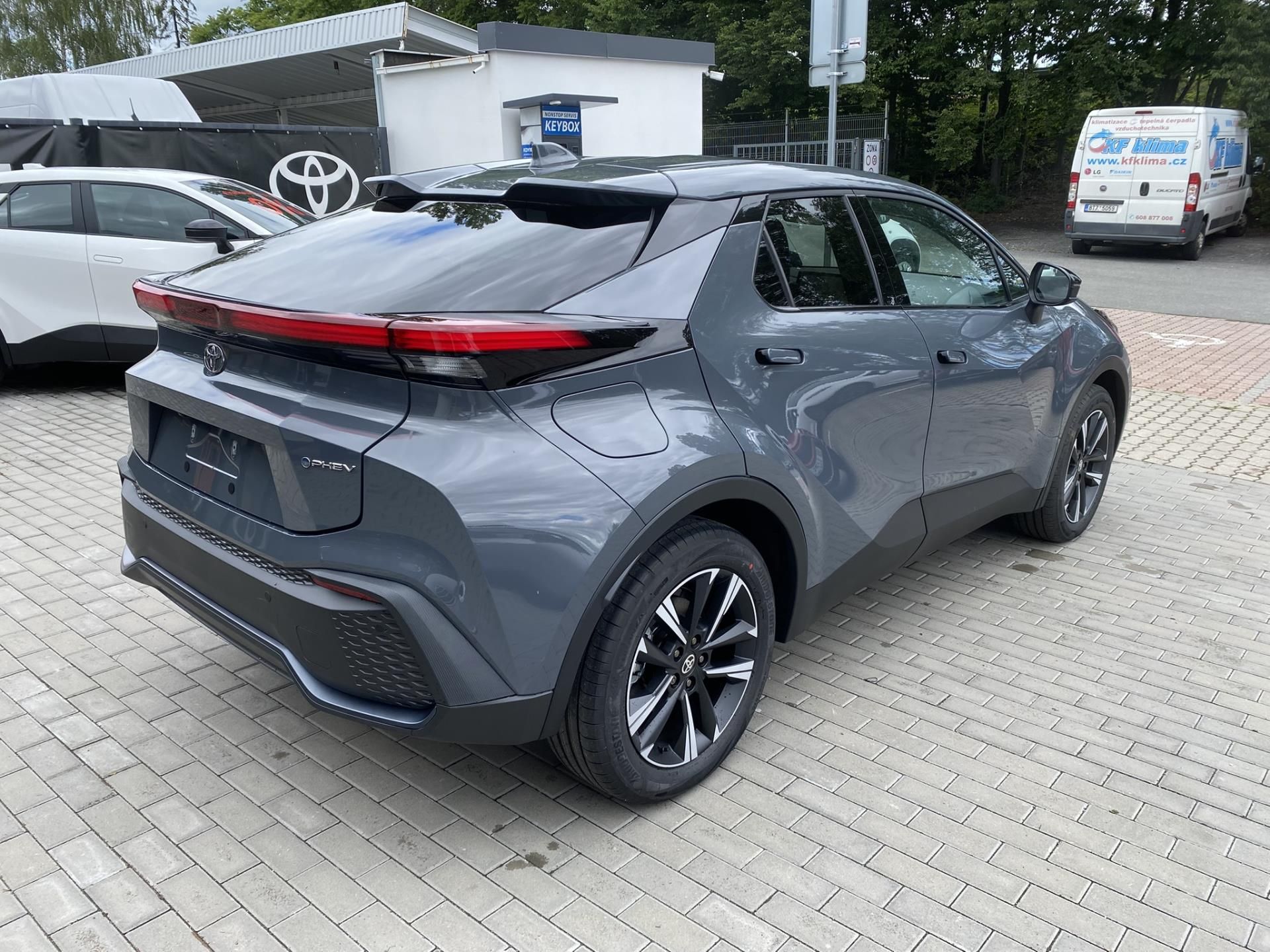 Toyota C-HR, 2.0 PHEV STYLE - fotka 6