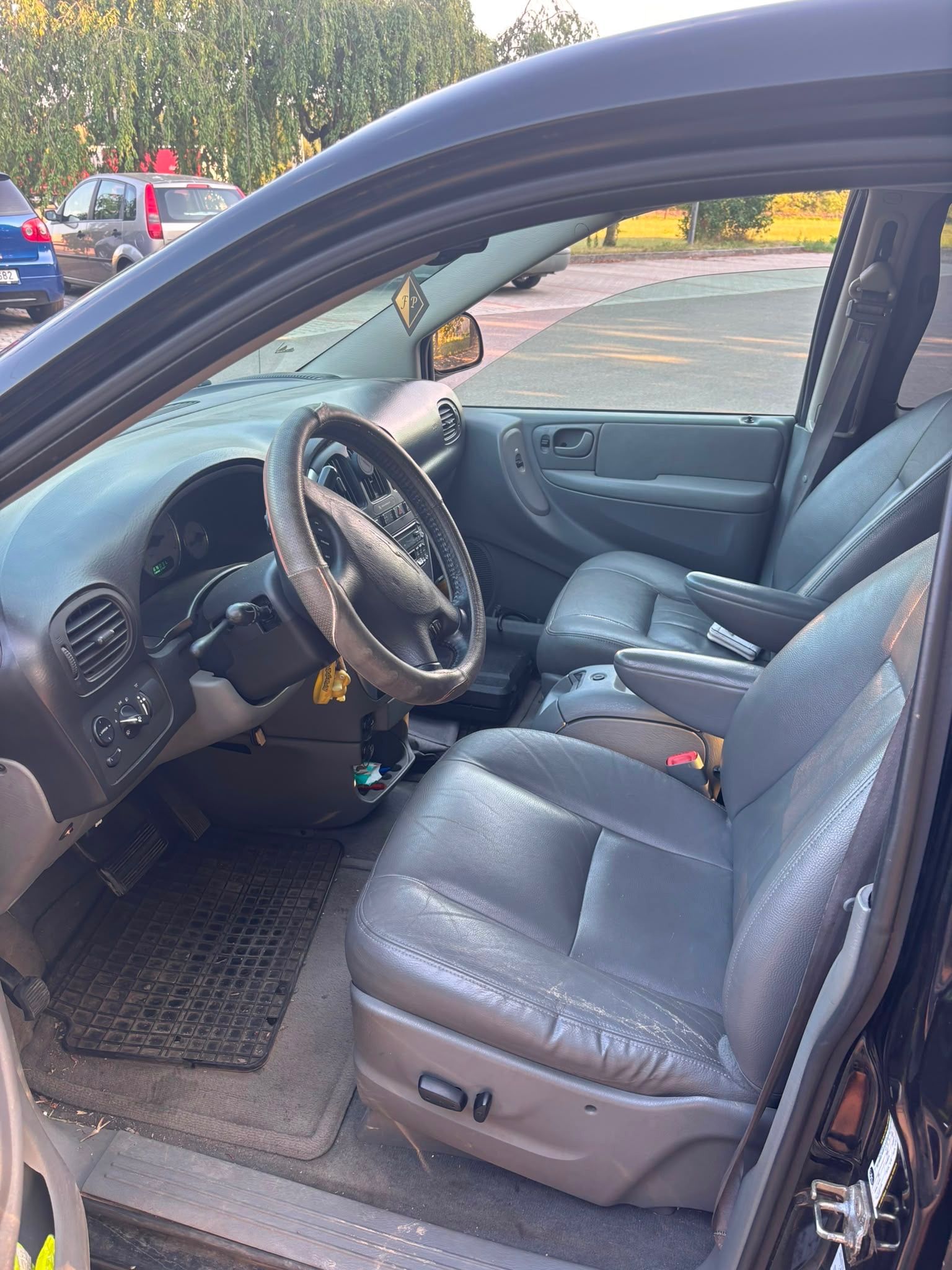 Chrysler Town & Country, Chrysler T&C 3.8 plná palba - fotka 6