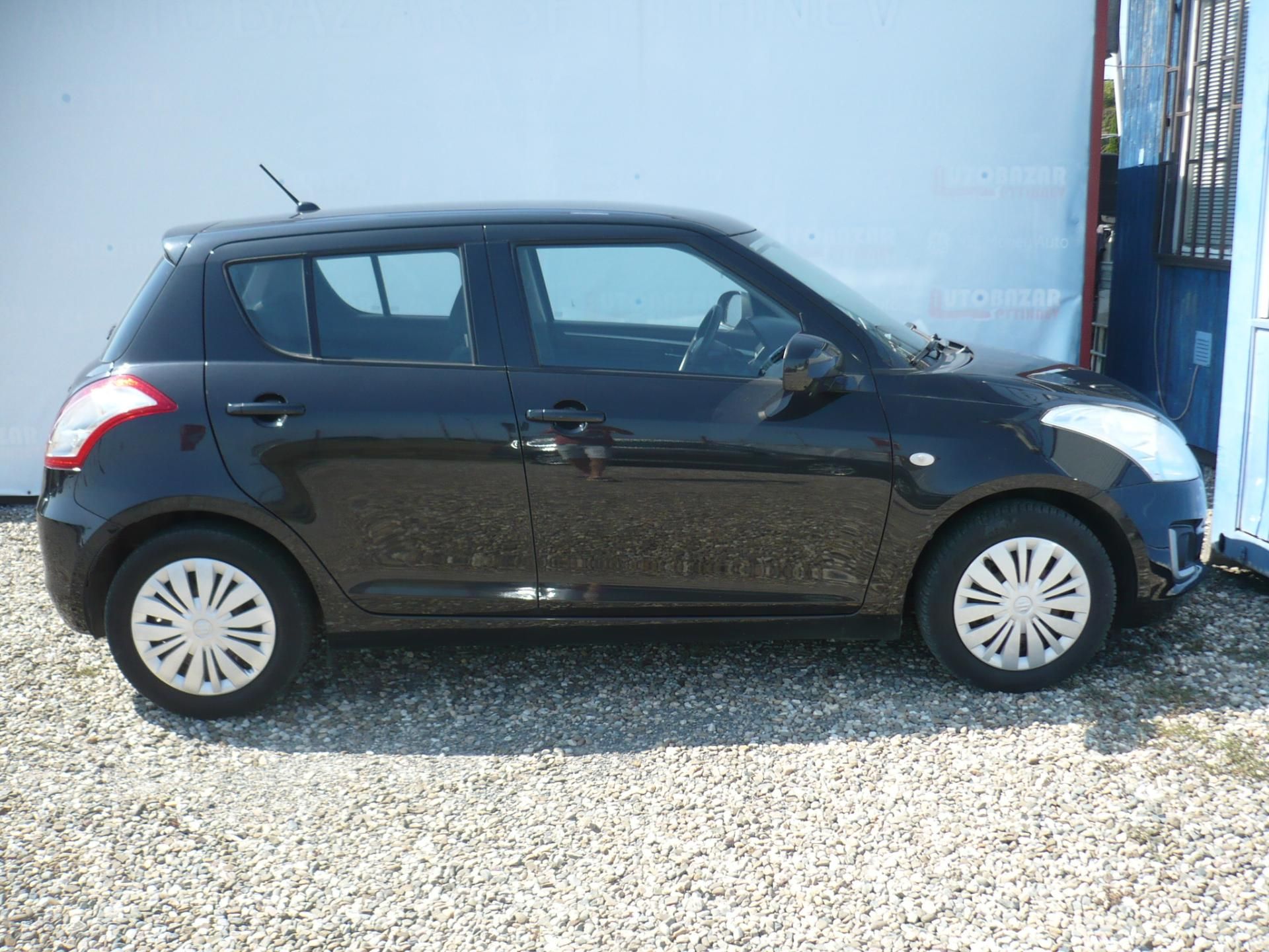 Suzuki Swift, 1.2i 66Kw Klima - fotka 5