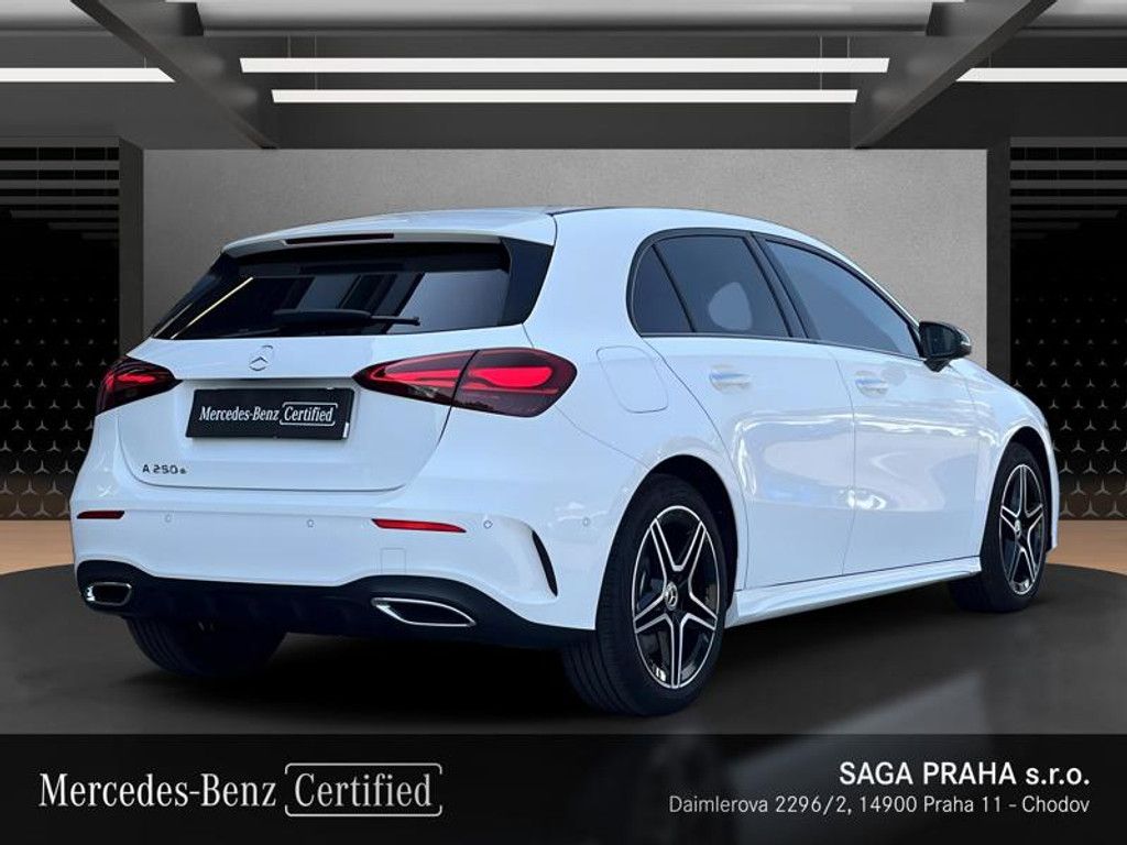 Mercedes-Benz Třídy A, A-Třída 250e EQ AMG Night - fotka 4