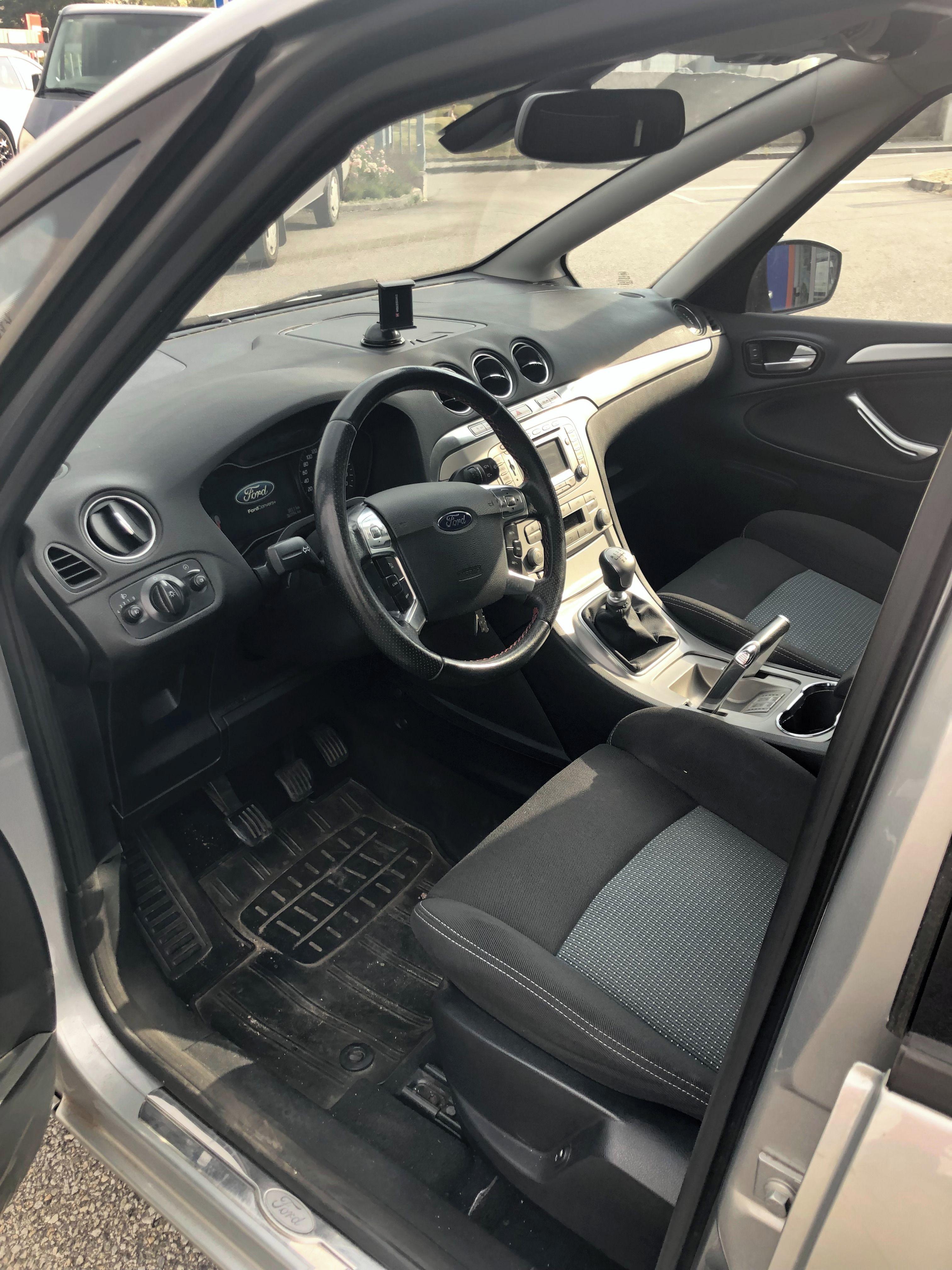 Ford S-MAX, 2.0 TDCi Titanium 7míst manual - fotka 5