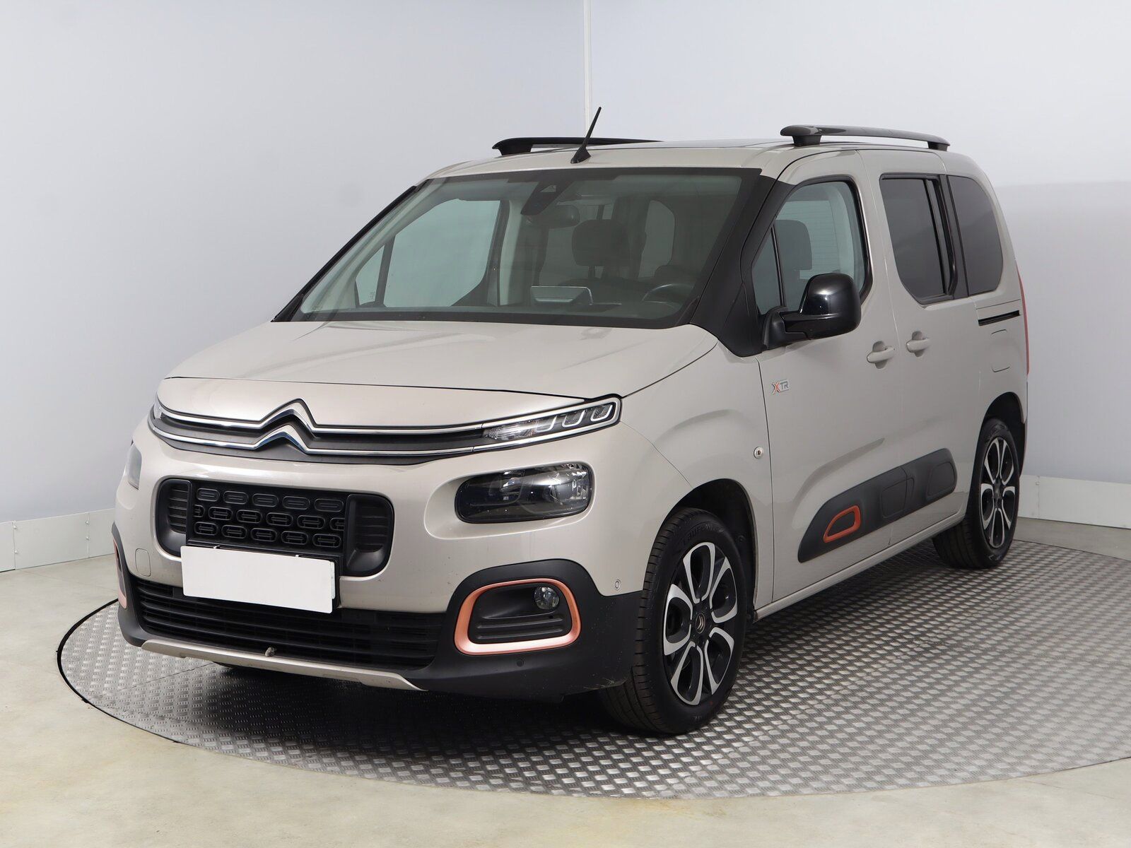 Citroën Berlingo, 1.5 BlueHDi, Shine, 5Míst - fotka 2