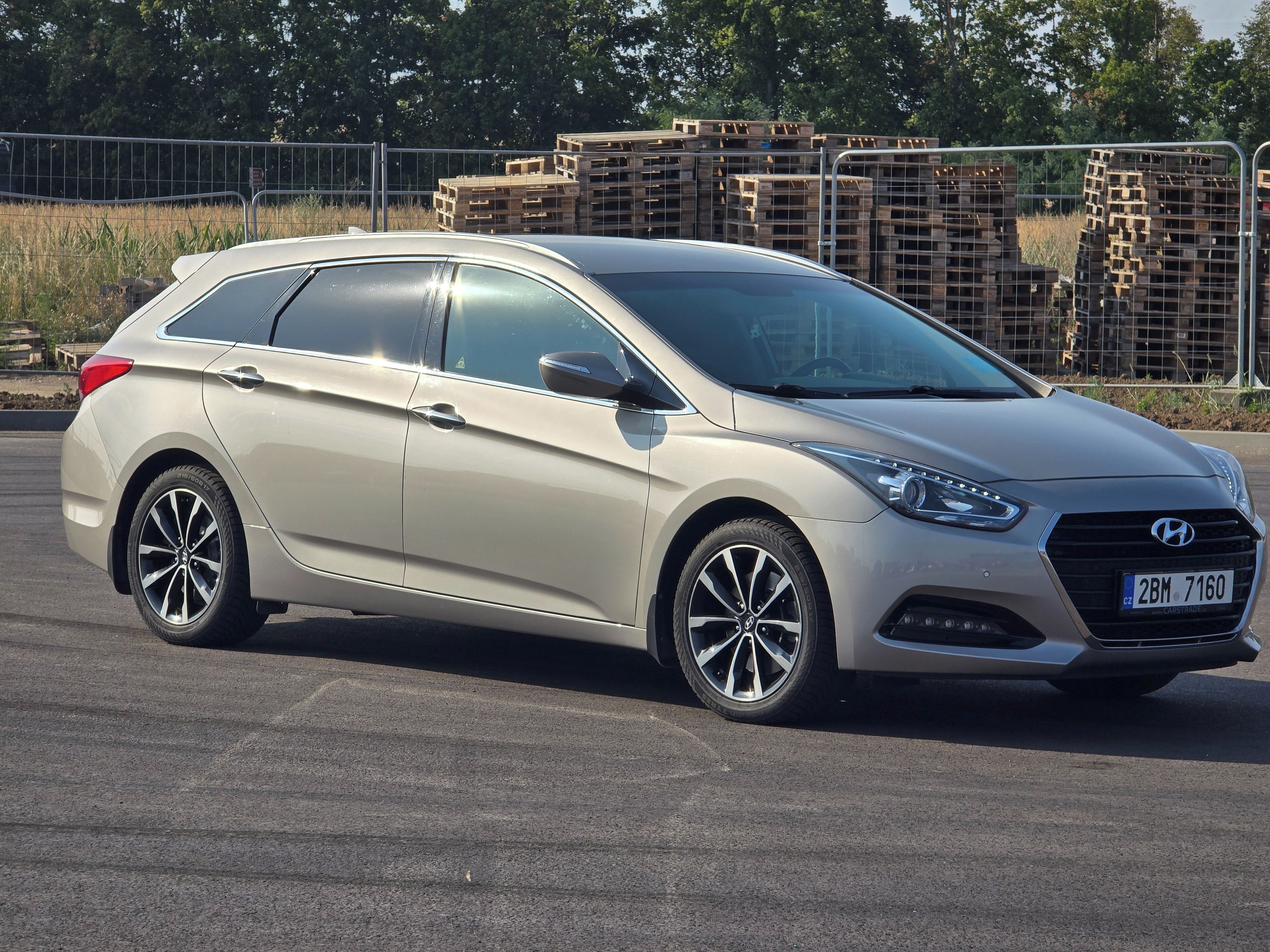 Hyundai i40, ČR | Automat | Tažné zař.