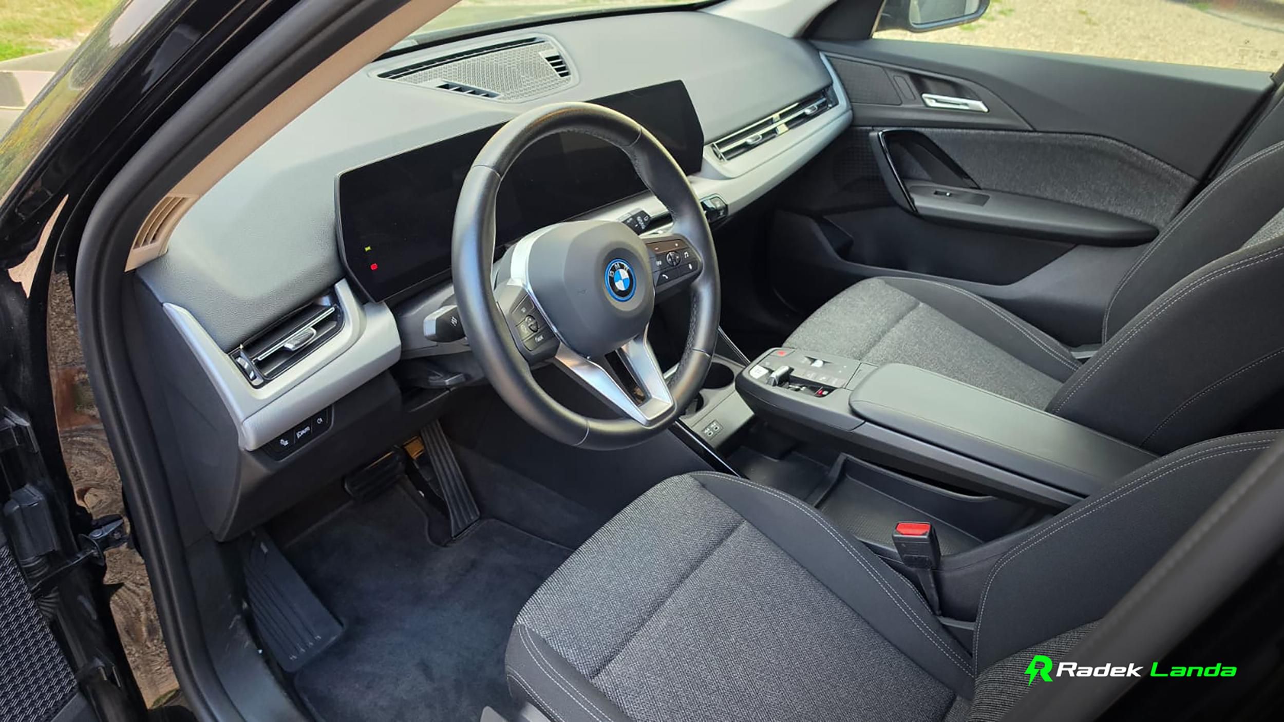 BMW iX1 - fotka 6