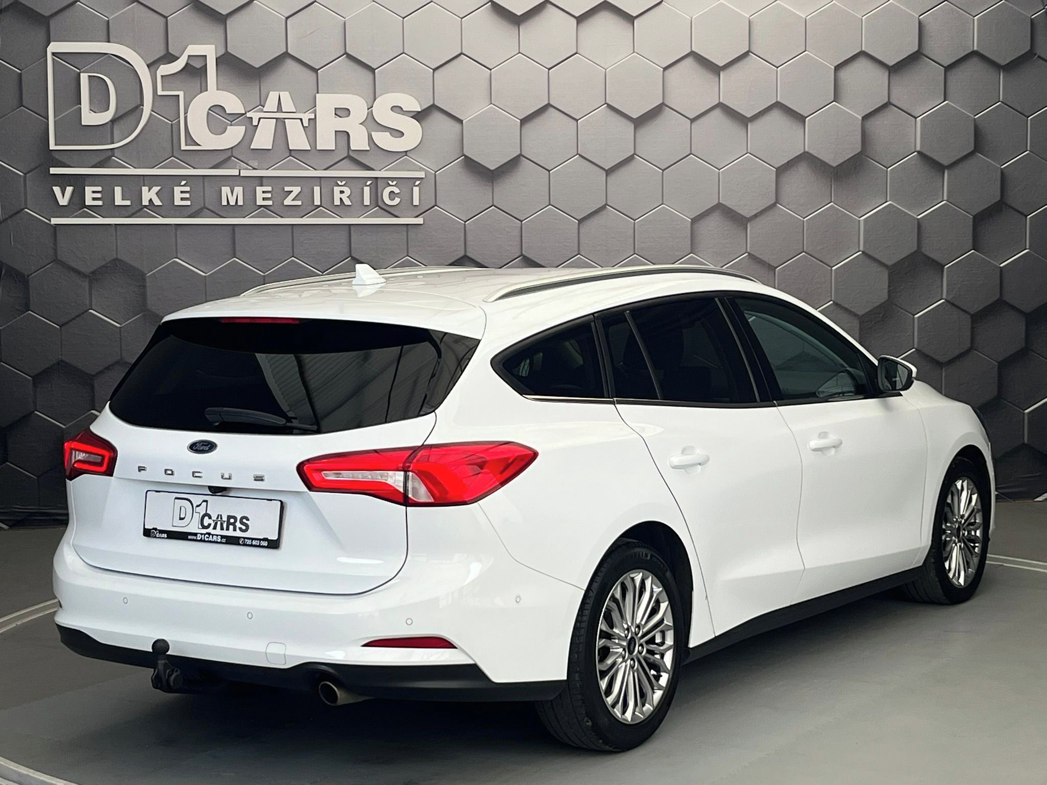 Ford Focus, 2.0 EB Titanium LED - fotka 4