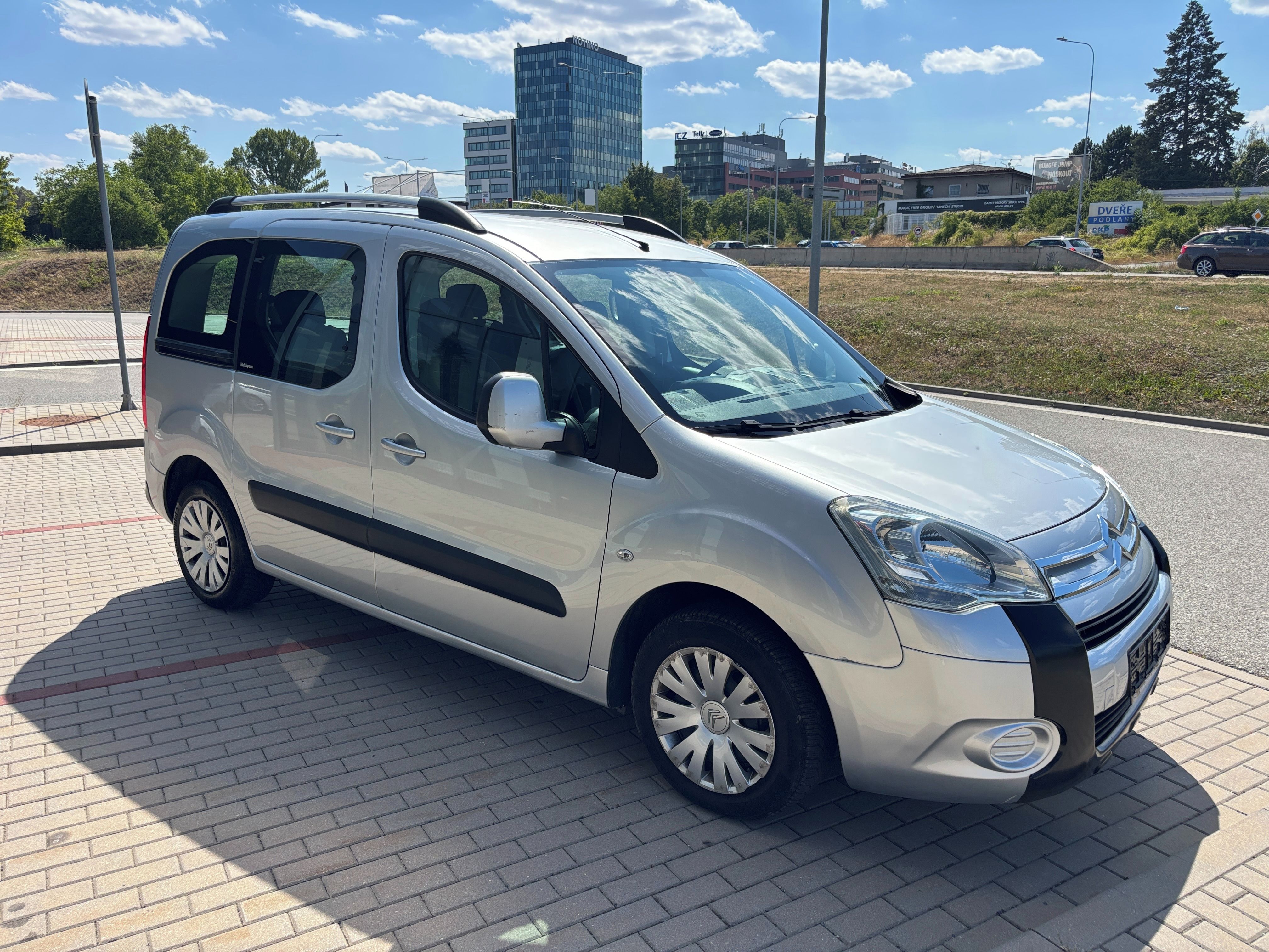 Citroën Berlingo, 1.6i s plošinou pro vozíčkáře - fotka 5