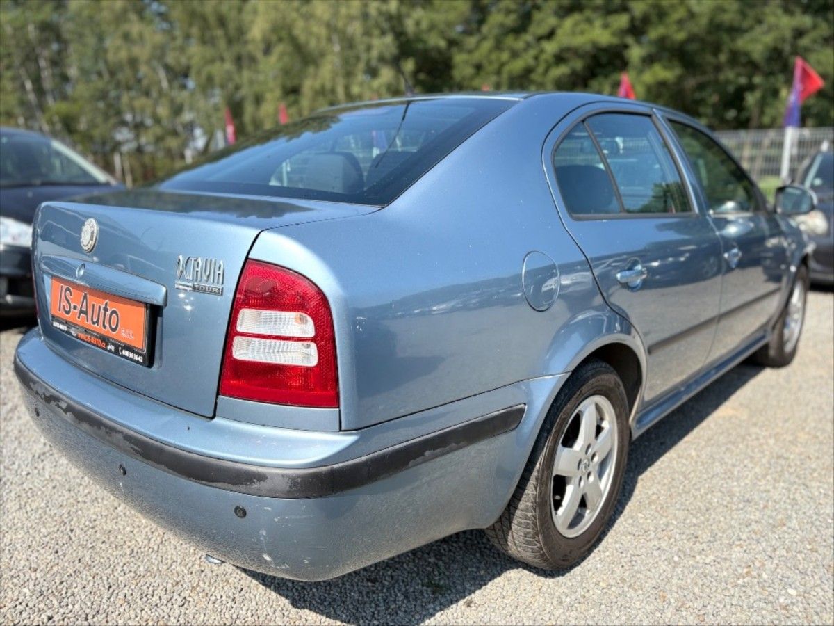 Škoda Octavia, 1,9 TDi  Tour - fotka 4