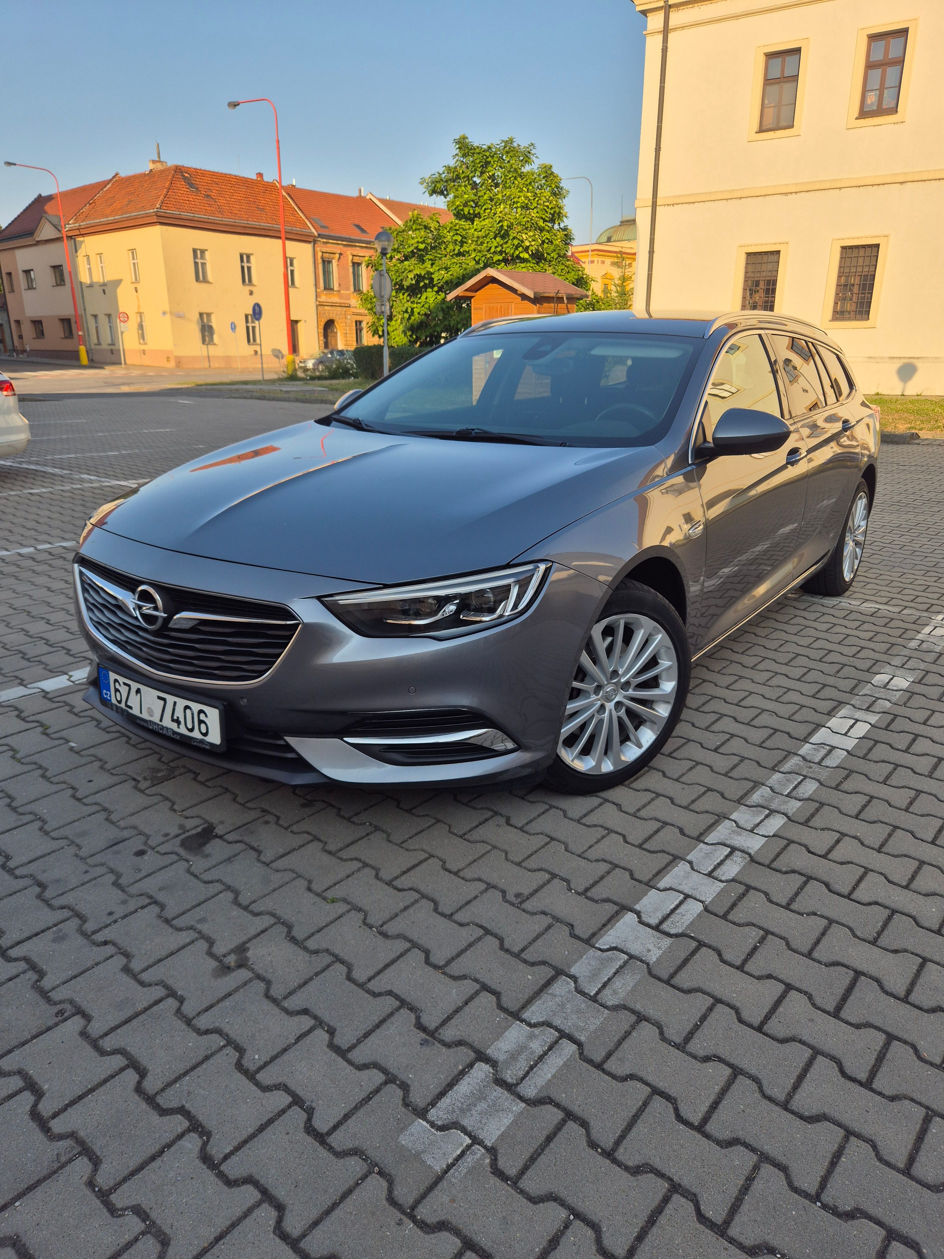 Opel Insignia, SPORTS TOURER-prav.Opel servis