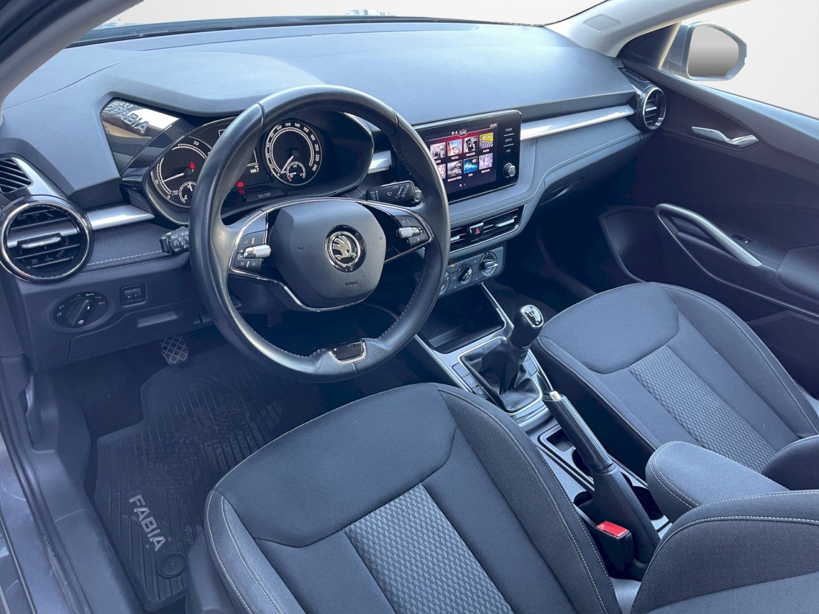 Škoda Fabia, 1.0 TSI 70kW Style Plus - fotka 5