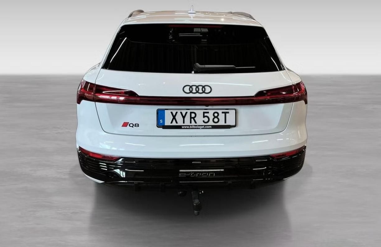 Audi Q8 e-tron, 55 Q 360k Pano Vzduch 4 zóny - fotka 6