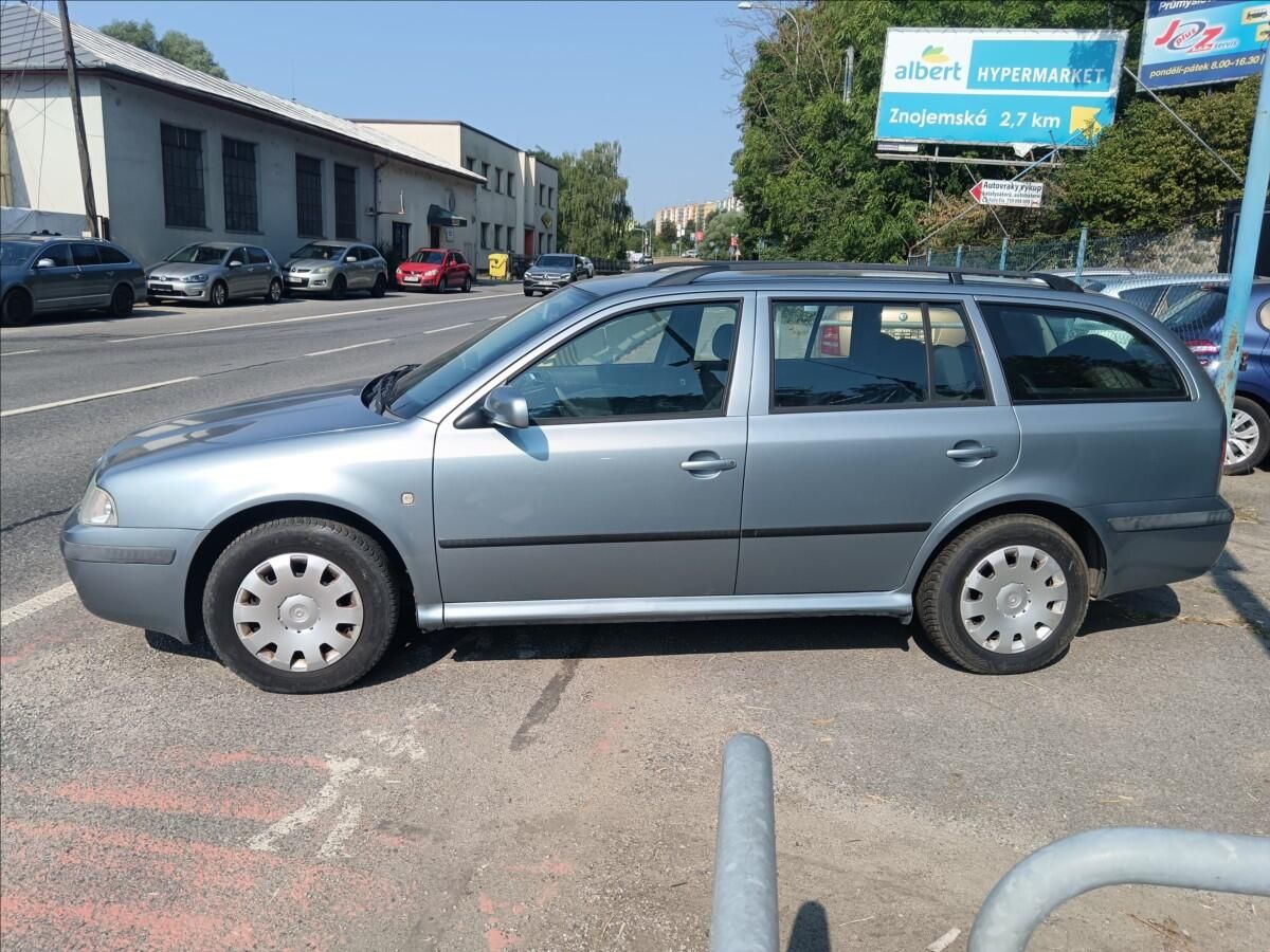 Škoda Octavia, 1,9 TDi  Advance - fotka 6