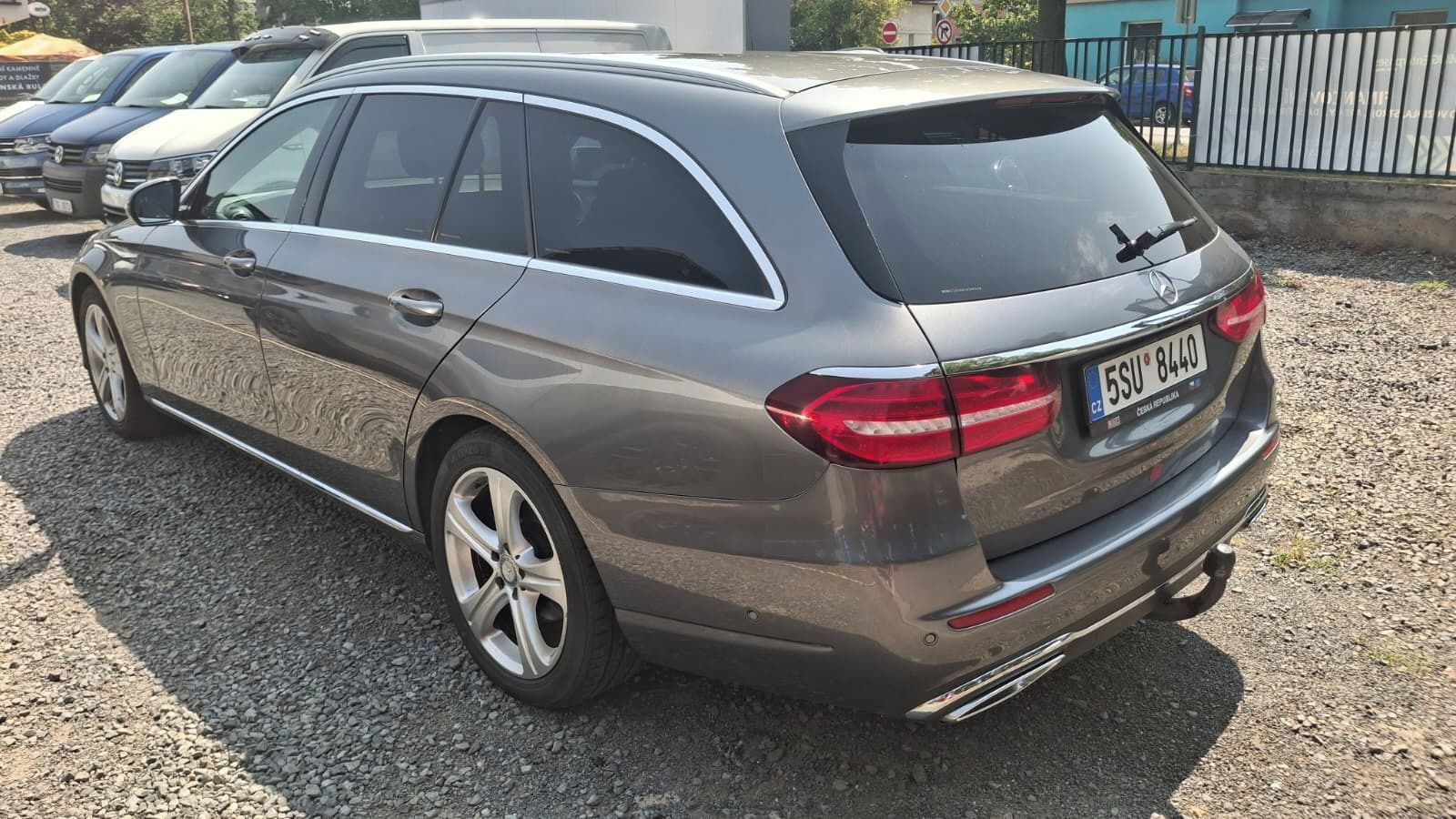 Mercedes-Benz Třídy E, 220d --NOVÉ ROZVODY - fotka 4