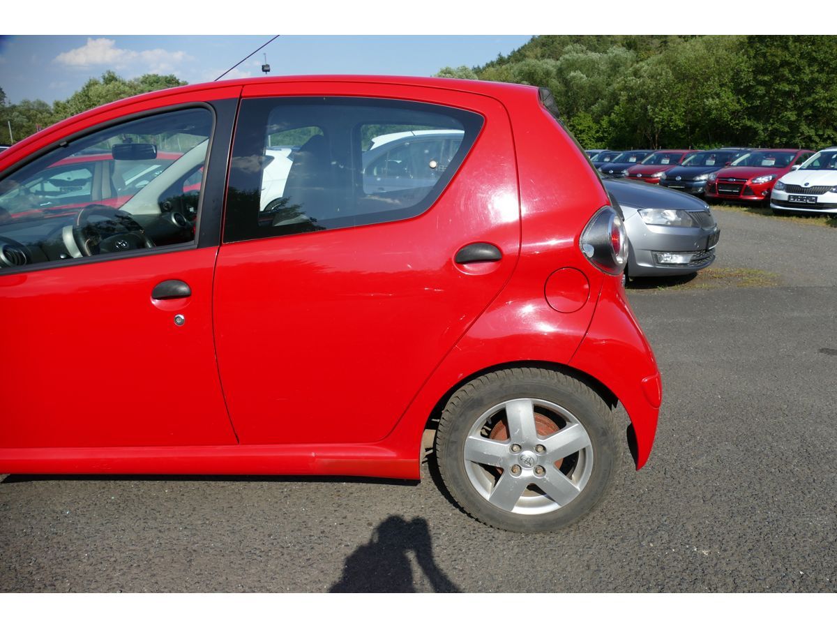 Toyota Aygo, 1,0 VVTi 50KW KLIMA - fotka 5
