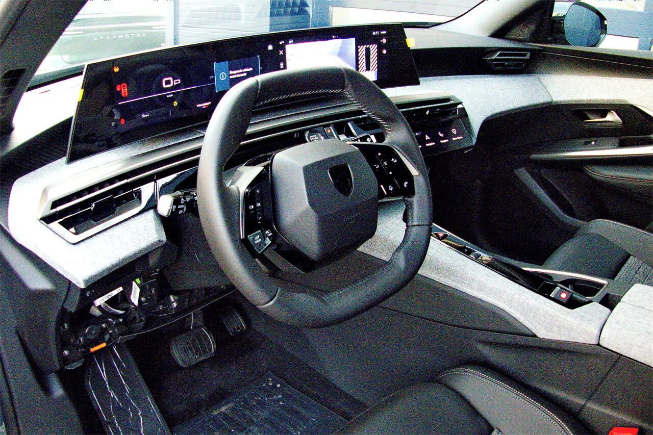 Peugeot 5008, BUSINESS Hybrid 145 e-DCS6 - fotka 4