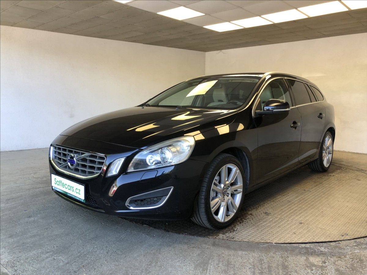 Volvo V60, 2,4 D - fotka 3