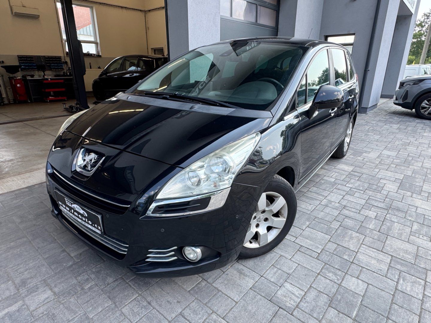 Peugeot 5008, 1.6HDi, 82kW - fotka 2