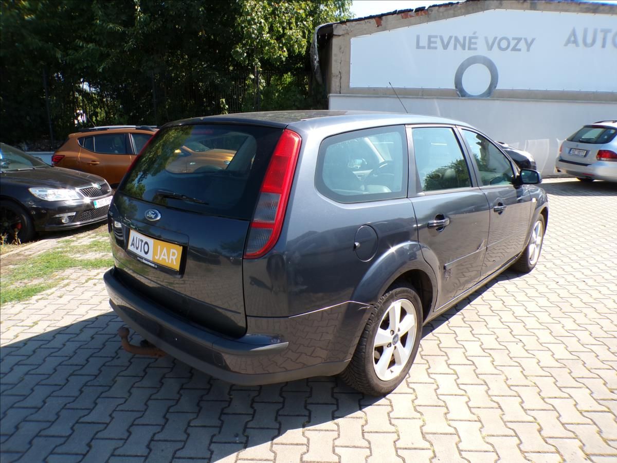 Ford Focus, 1,6 16V  TAŽNÉ ZAŘÍZENÍ - fotka 5