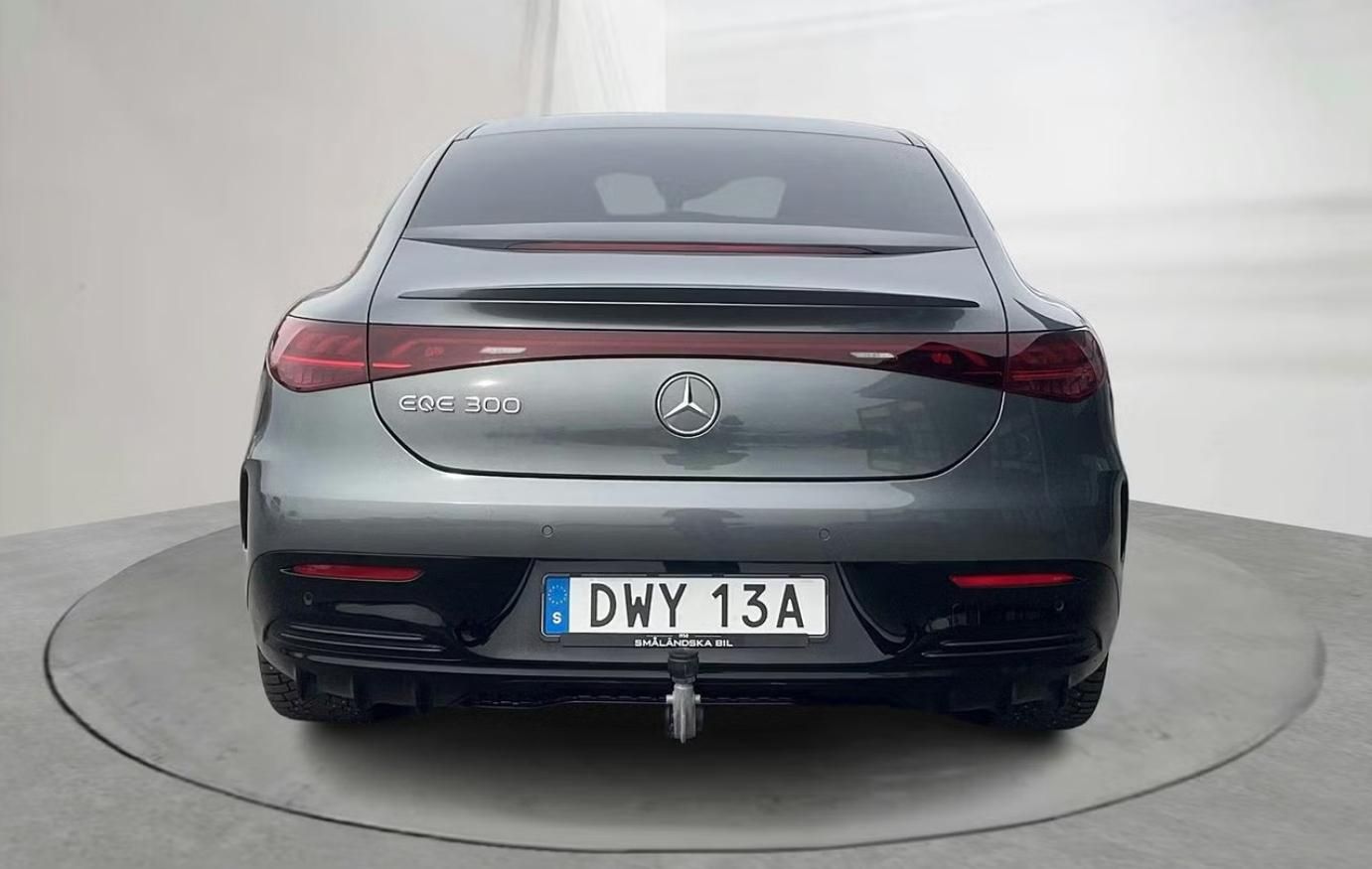 Mercedes-Benz EQE, 300 AMG NIGHT 360k Tažné BLIS - fotka 3