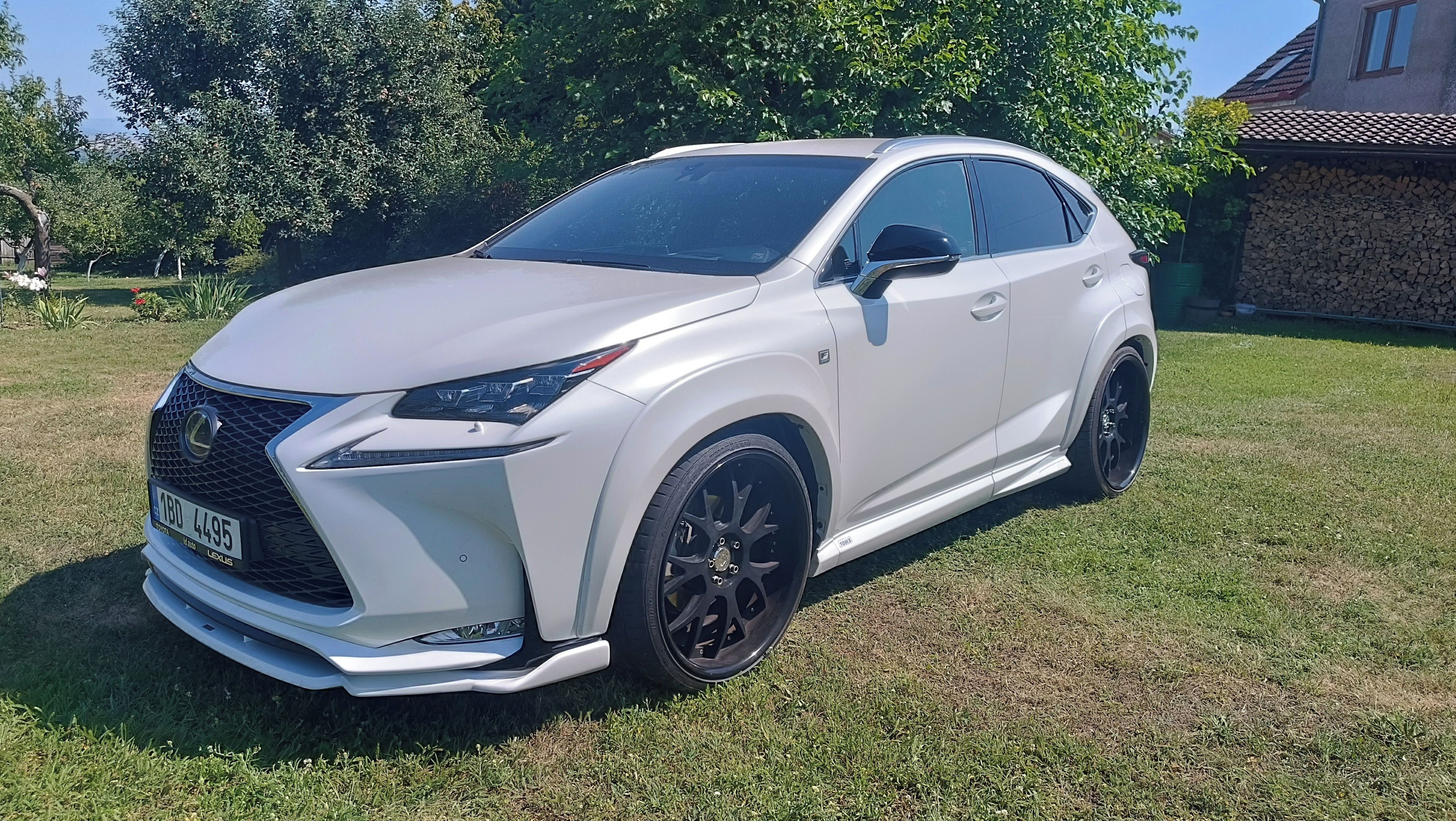 Lexus NX 300h, 4x4,TOP stav-43tis.km,body kit - fotka 6
