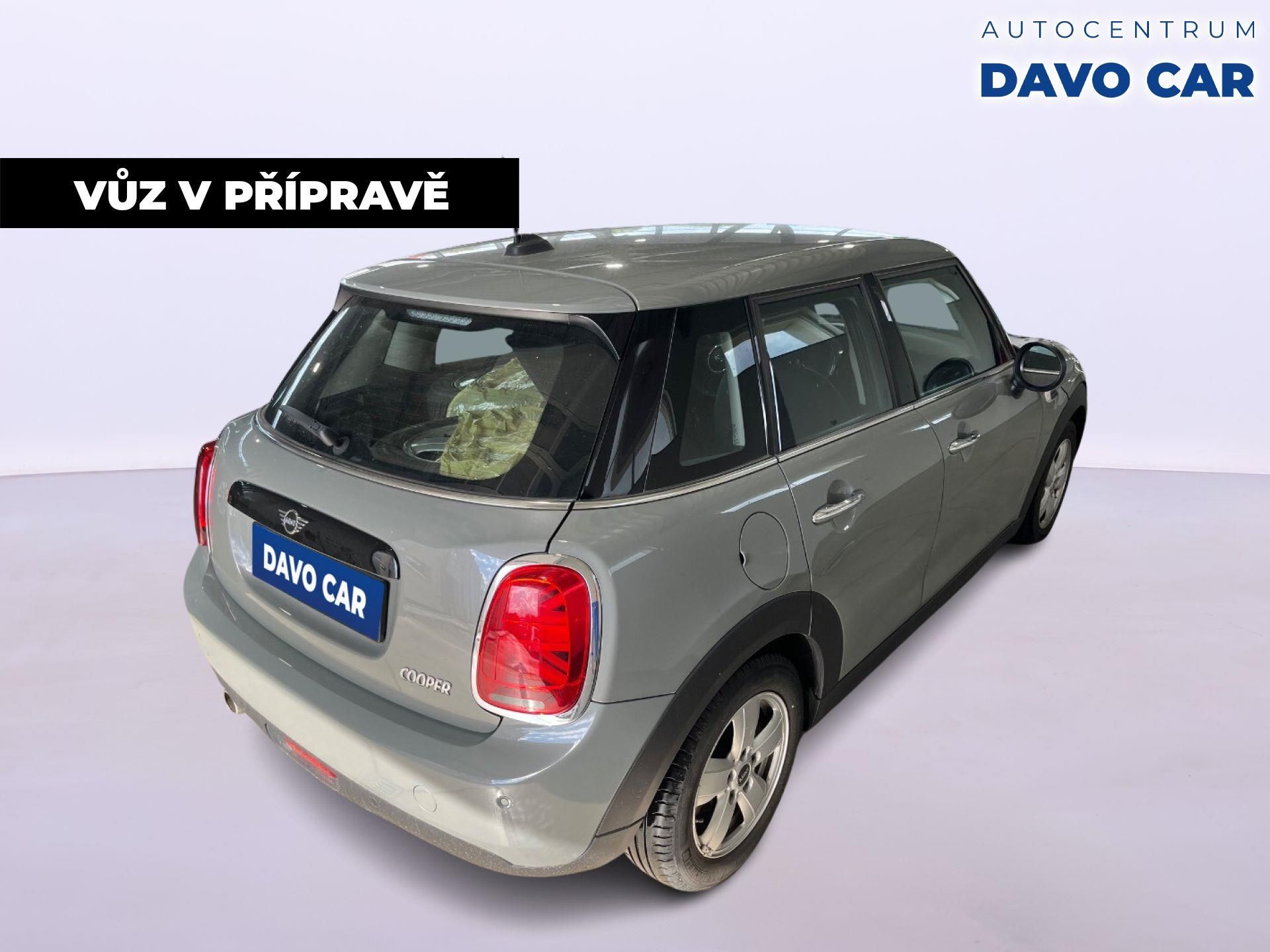 Mini Cooper, 1,5 100 kW 1.Maj. Aut.klima - fotka 3