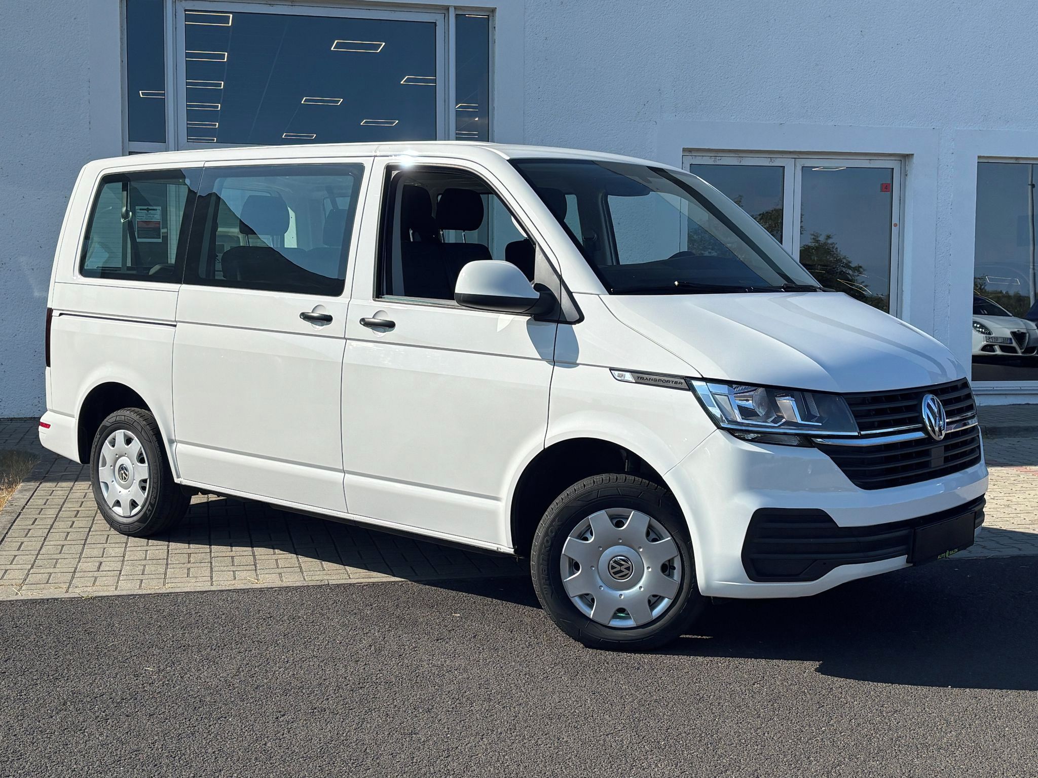 Volkswagen Transporter, 2023, 81kW, 2.0TDI, 6 míst - fotka 2
