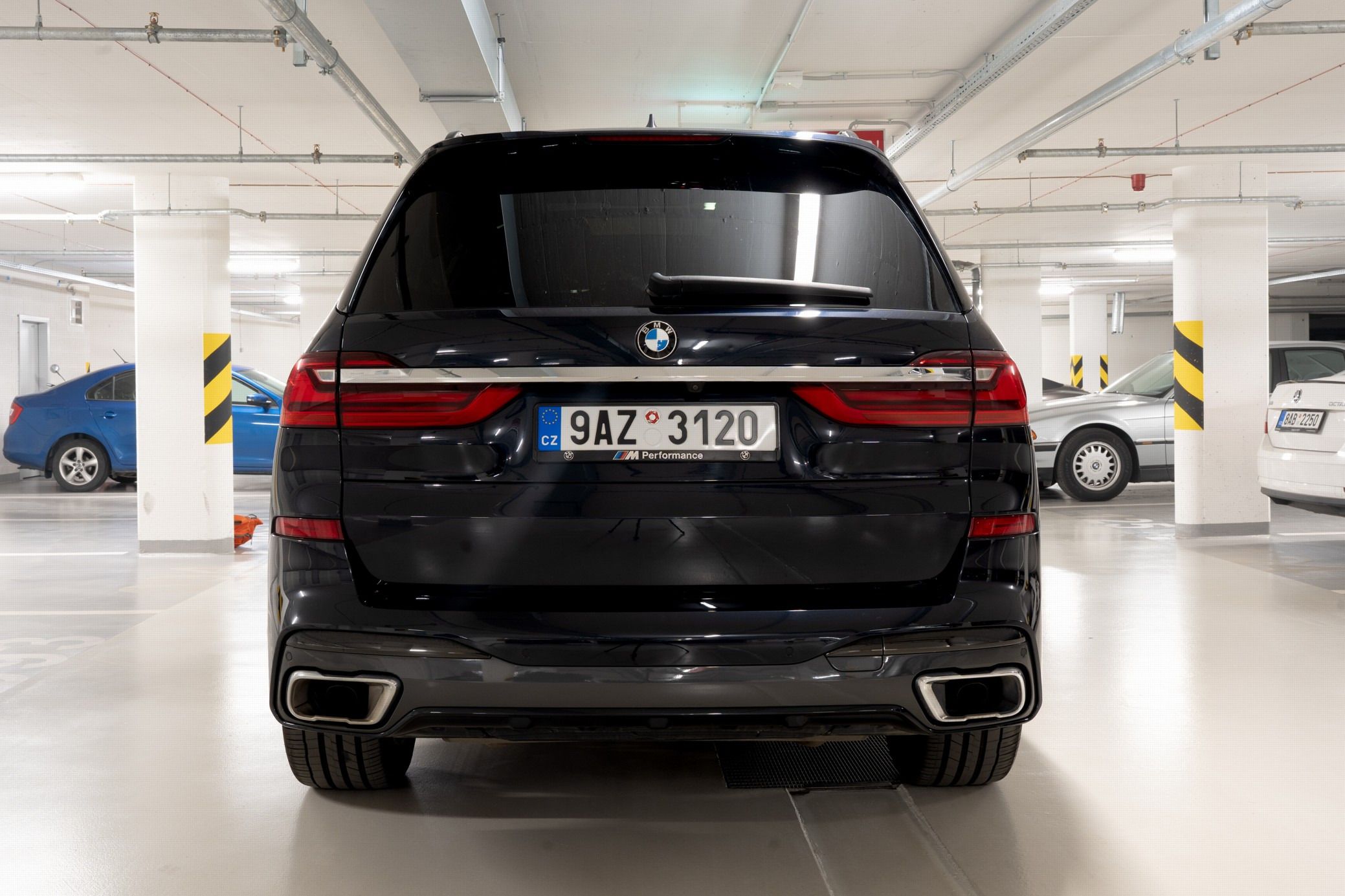 BMW X7, BMW X7 4.0i TOP stav M-paket - fotka 4
