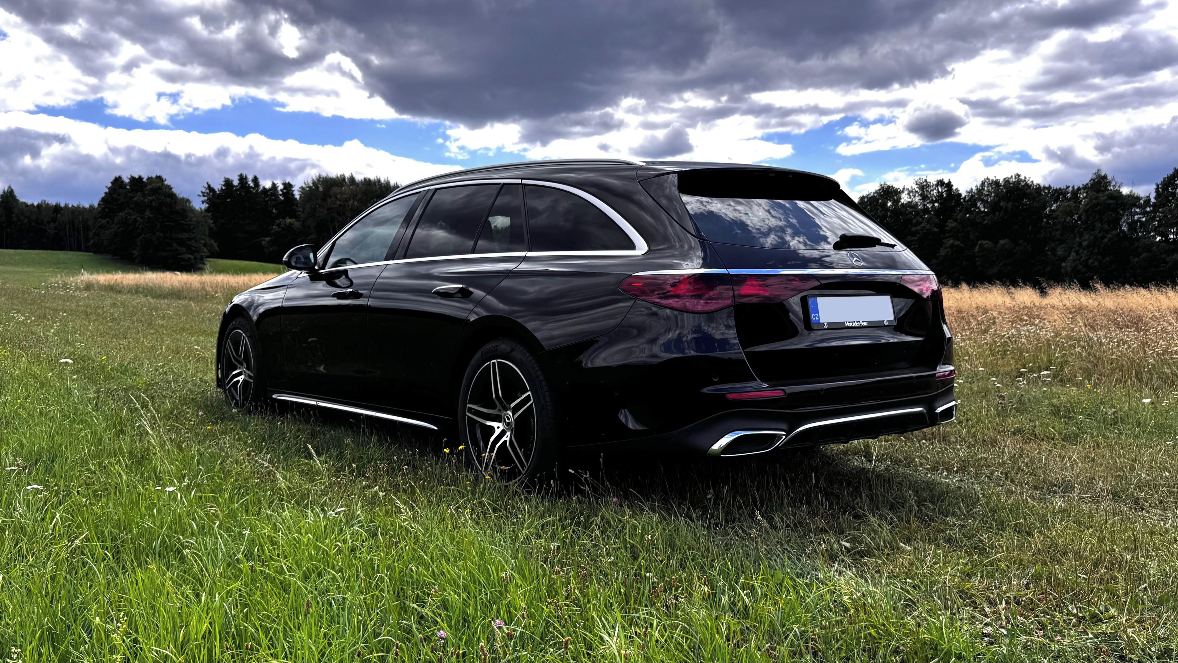 Mercedes-Benz Třídy E, E220d, AMG, záruka, nájezd - fotka 6