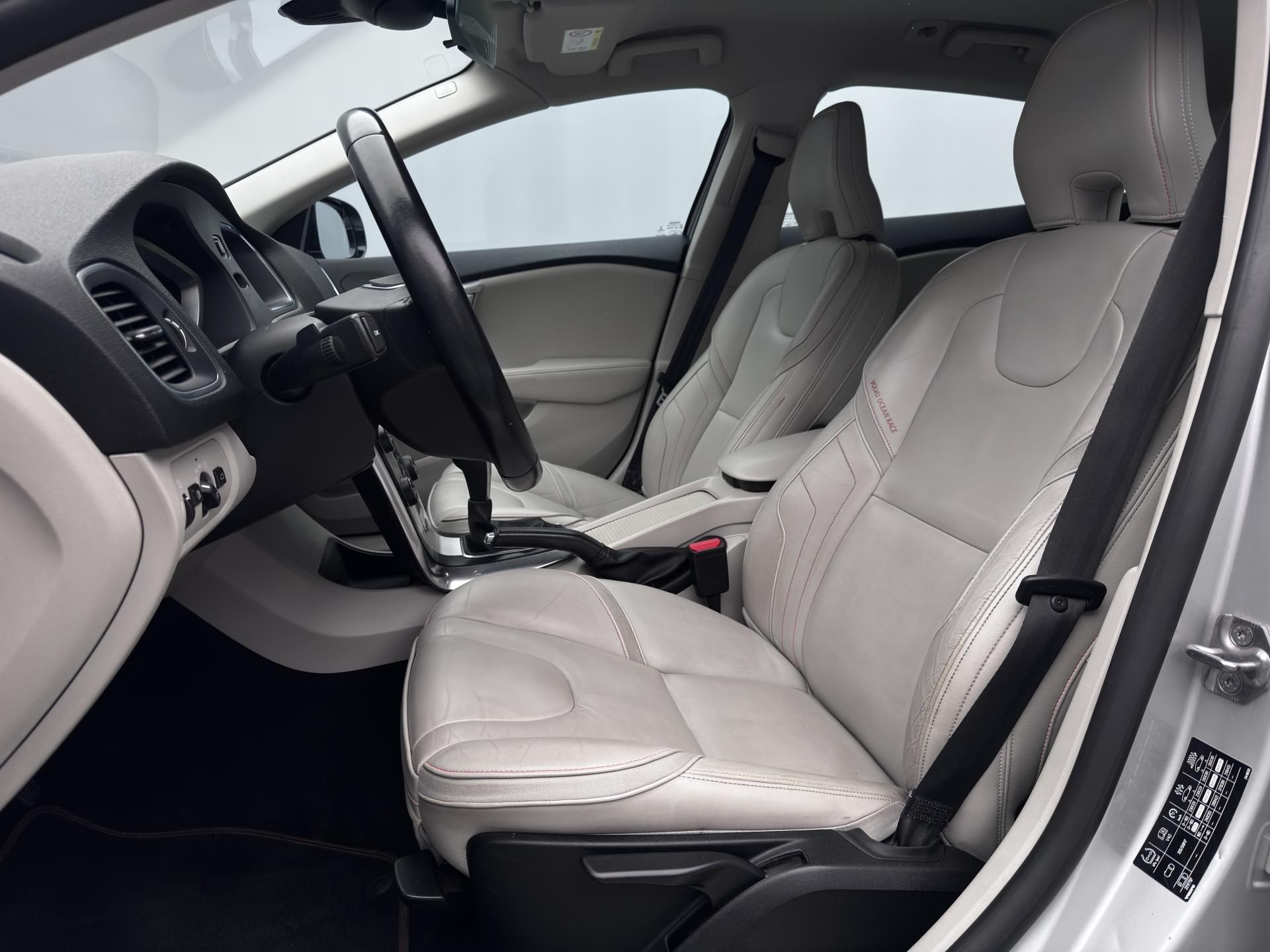 Volvo V40, D3 OCEAN RACE 1.maj - fotka 4
