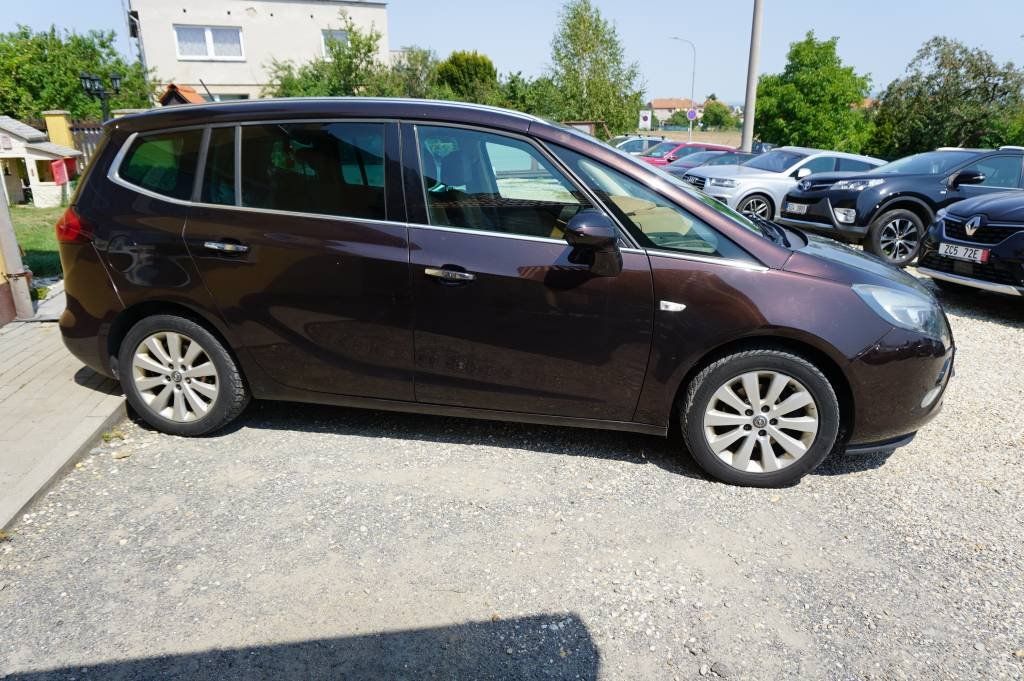 Opel Zafira, Tourer 2,0 96 kW - fotka 5