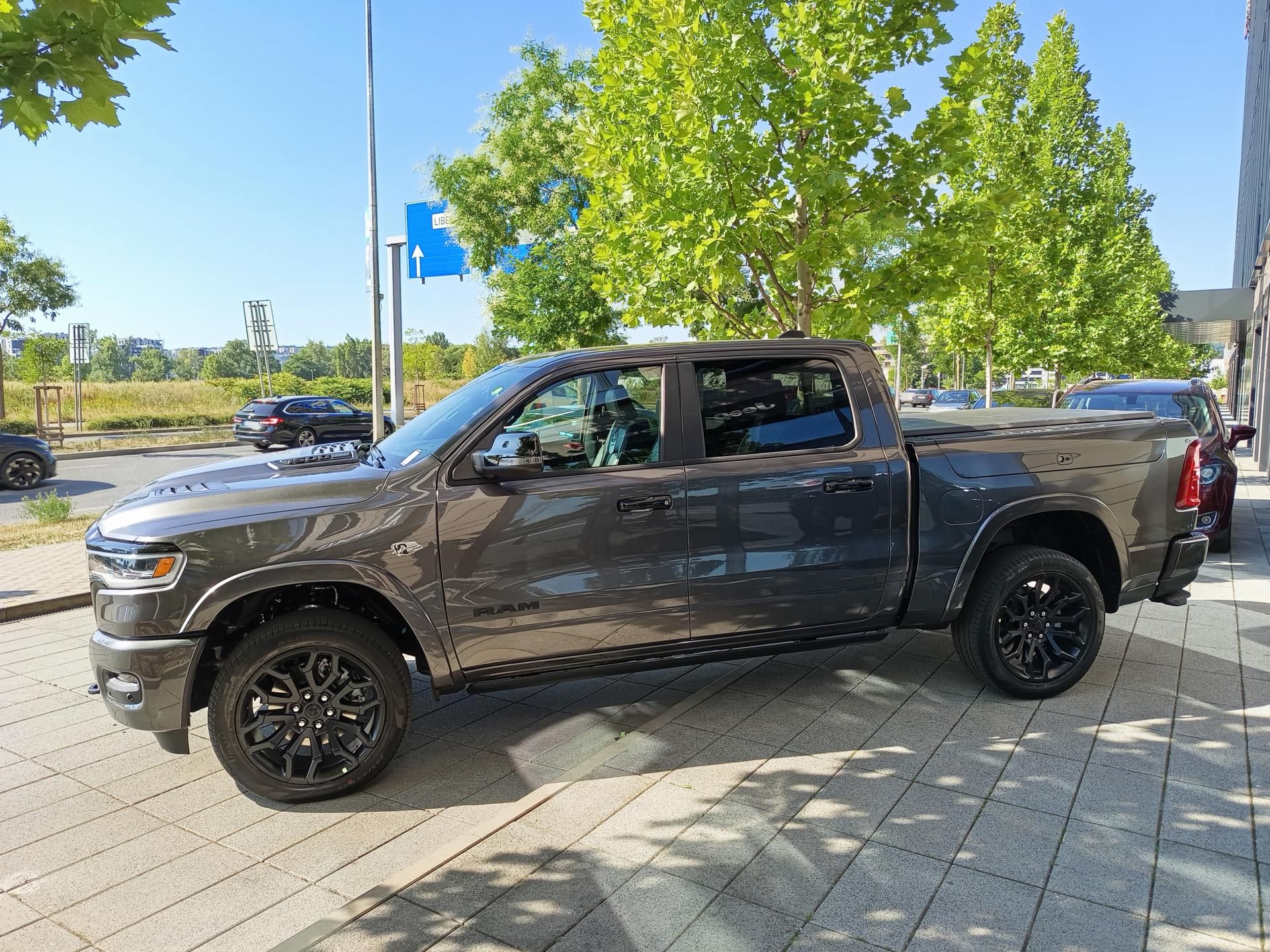 Dodge Ram, V8, 5.7l, Limited night edit. - fotka 5