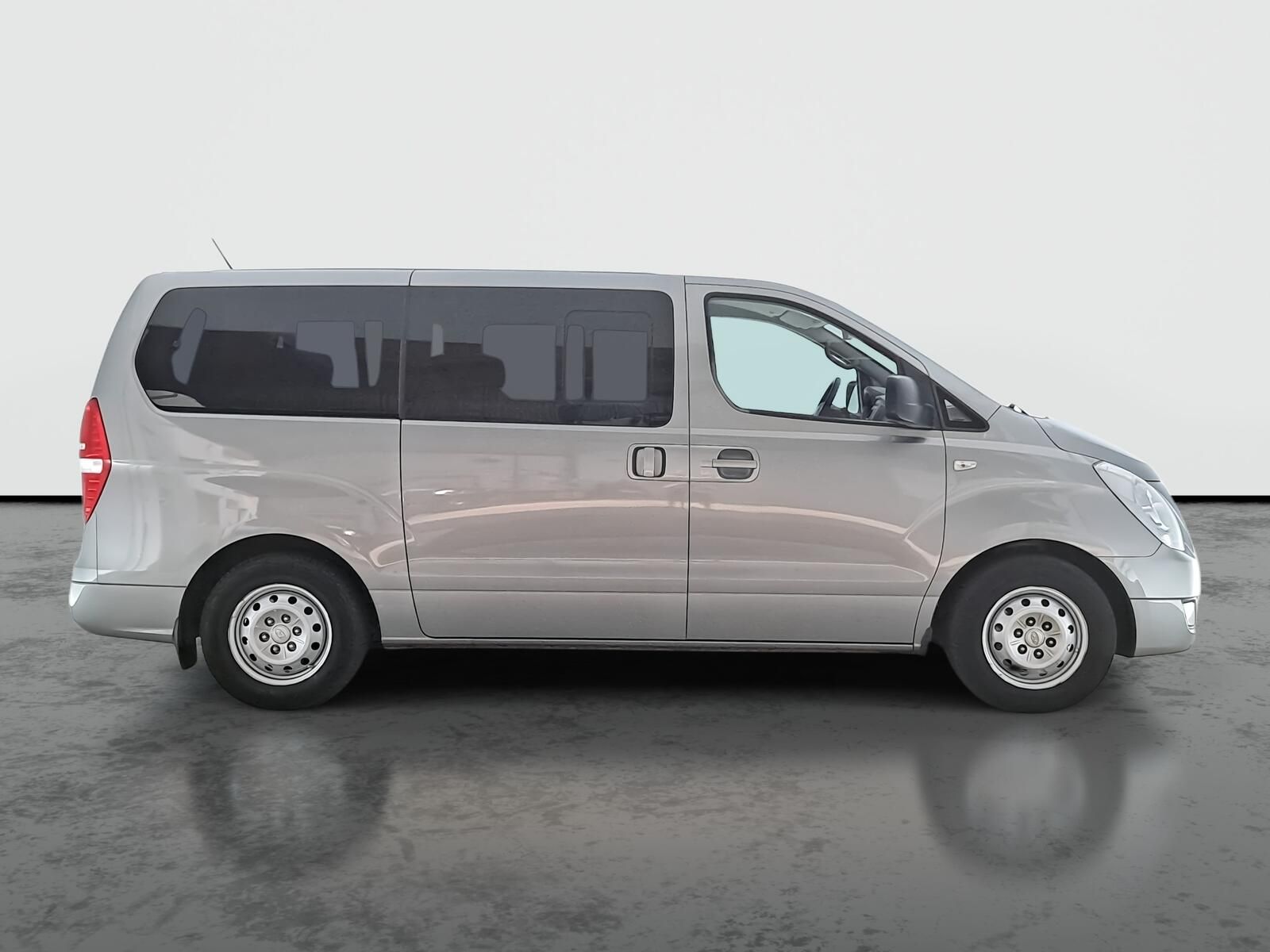 Hyundai H 1, 2.5 CRDi, Klima, Park. senzory - fotka 6