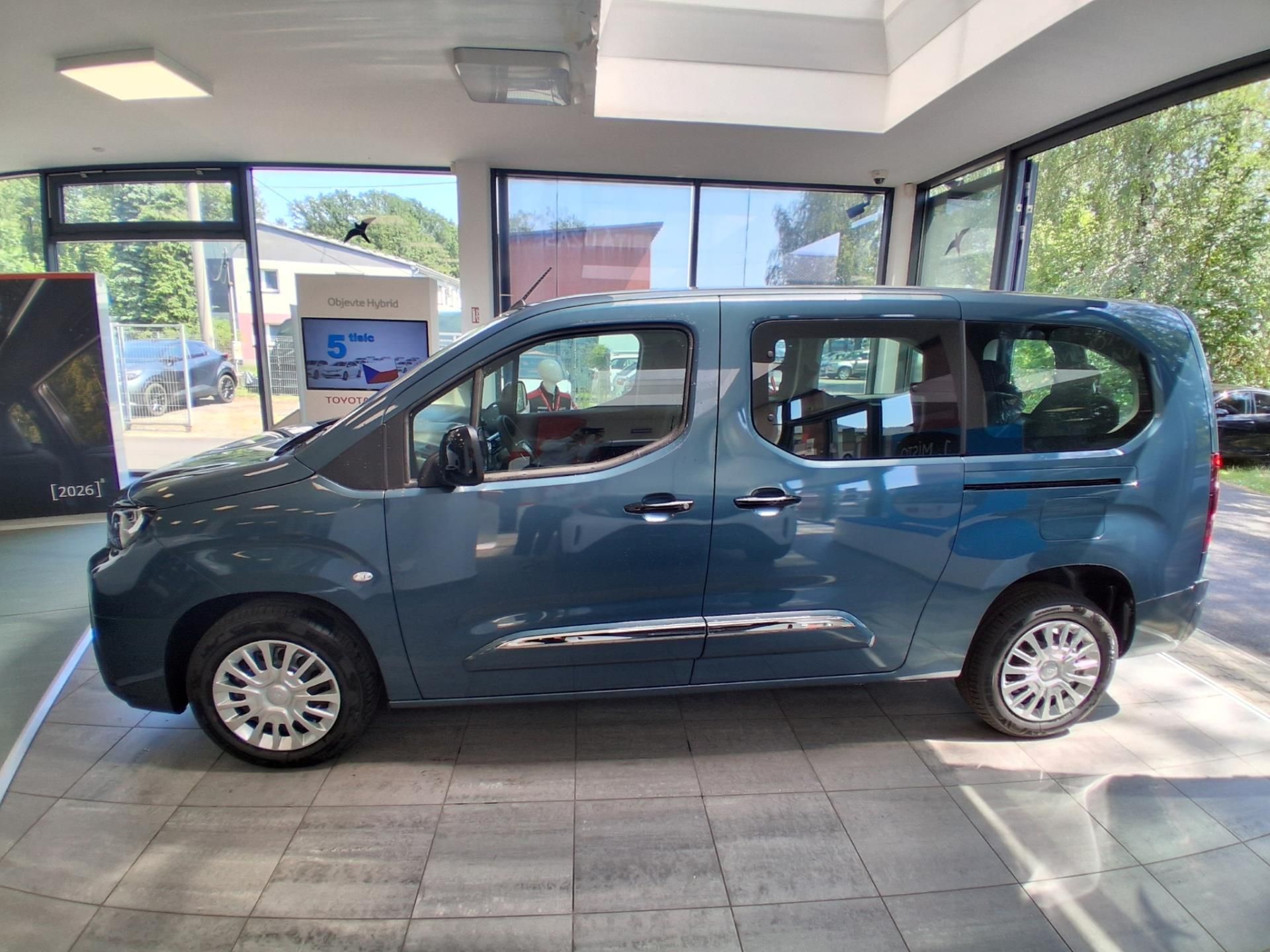 Toyota Proace, Business 7S, 1.2L (110hp) - fotka 4