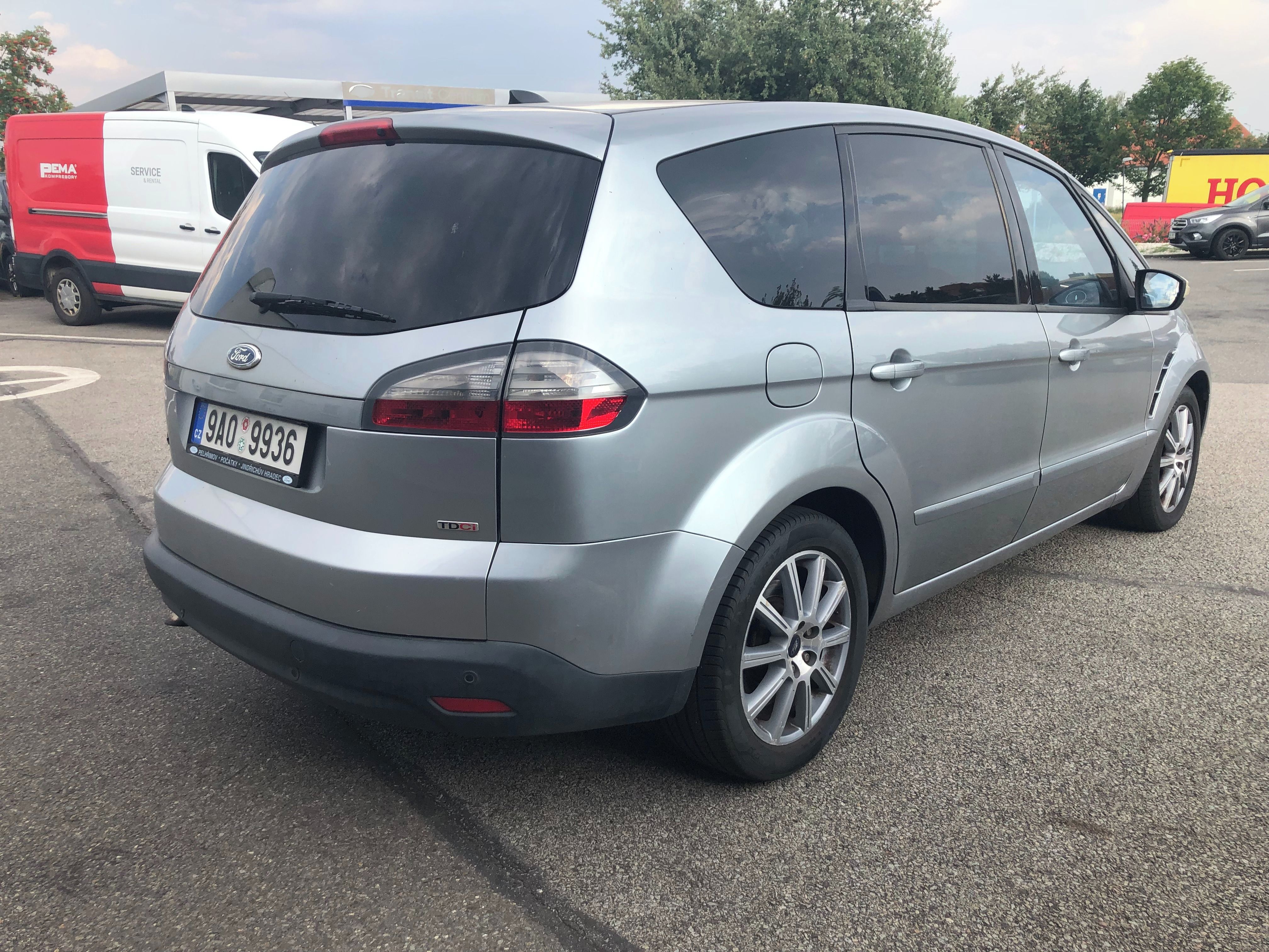 Ford S-MAX, 2.0 TDCi Titanium 7míst manual - fotka 4