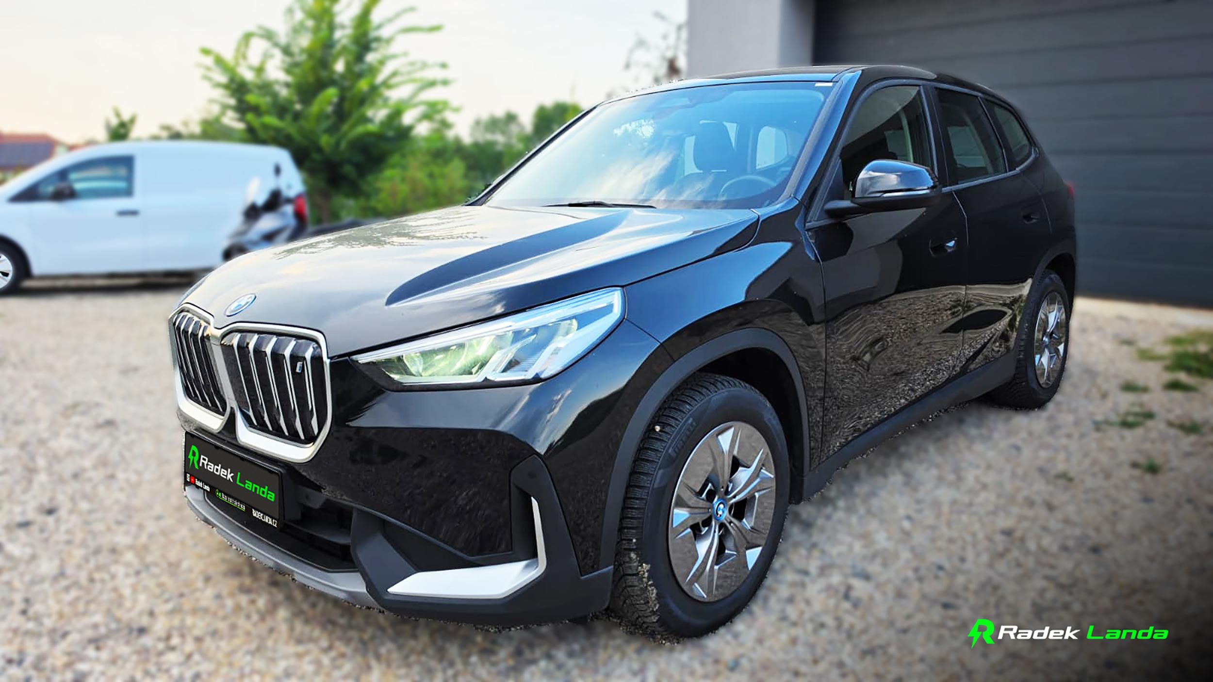 BMW iX1 - fotka 3