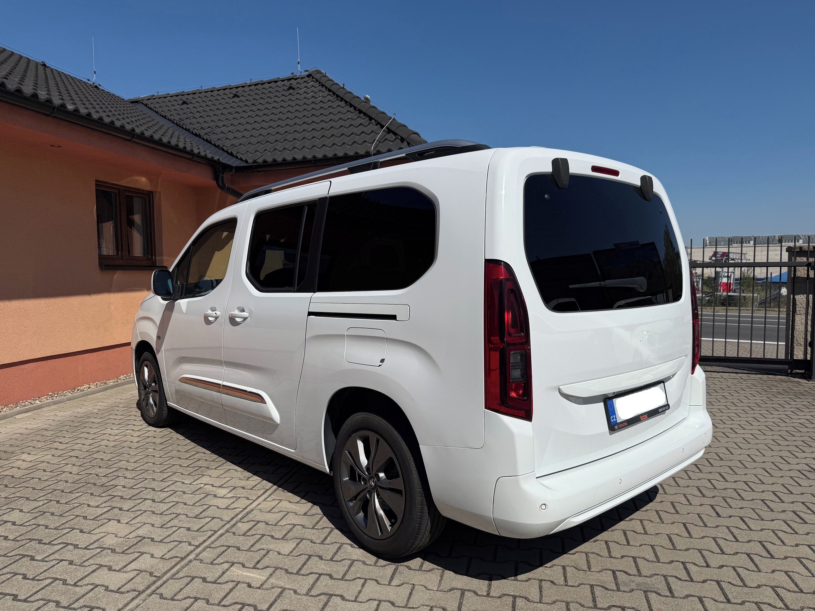 Toyota Proace, City Verso 1.5 D, Čr,1.majitel - fotka 5