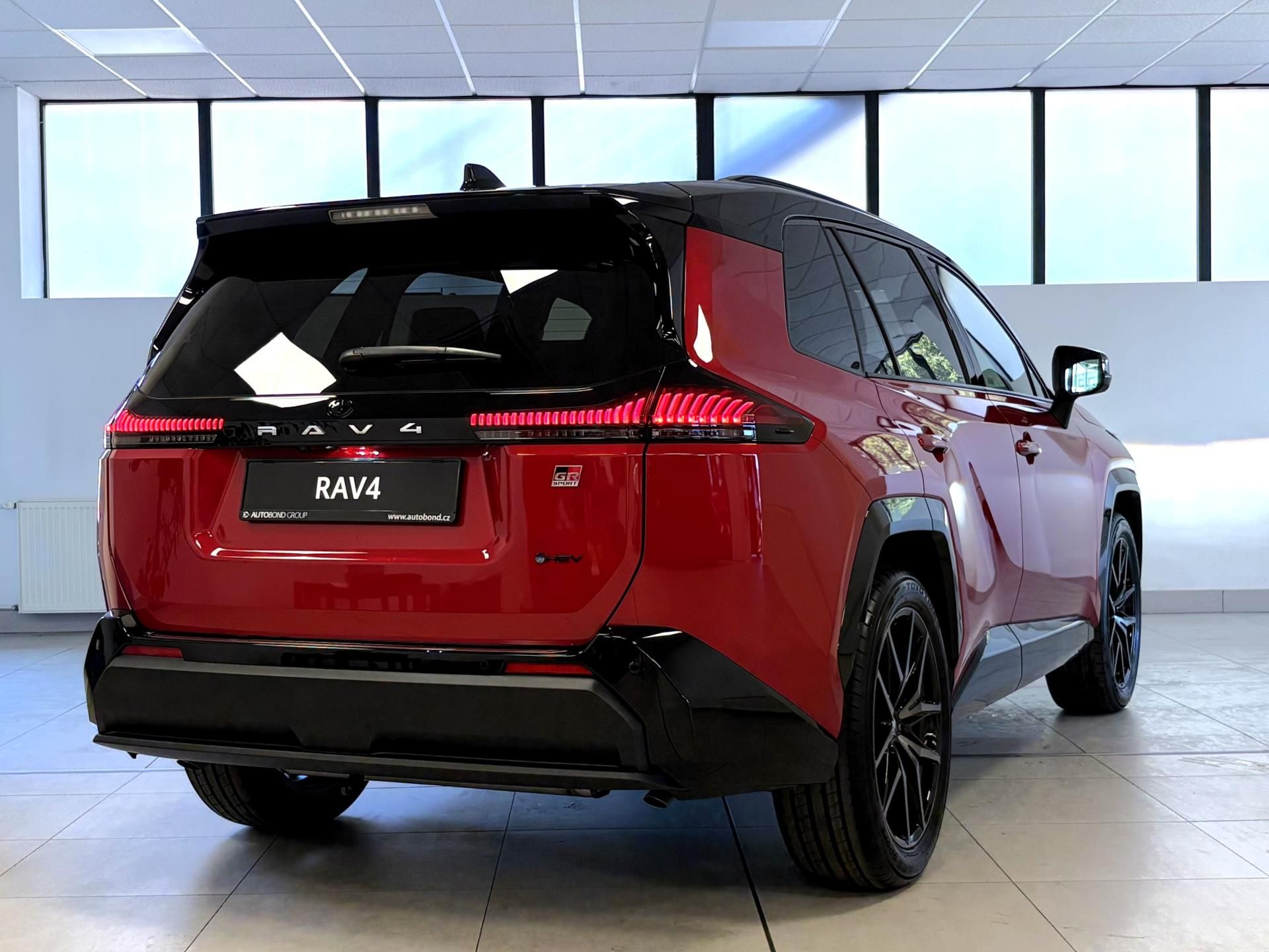 Toyota Rav4, NG25 2.5L PHEV CVT 4X4 - fotka 4