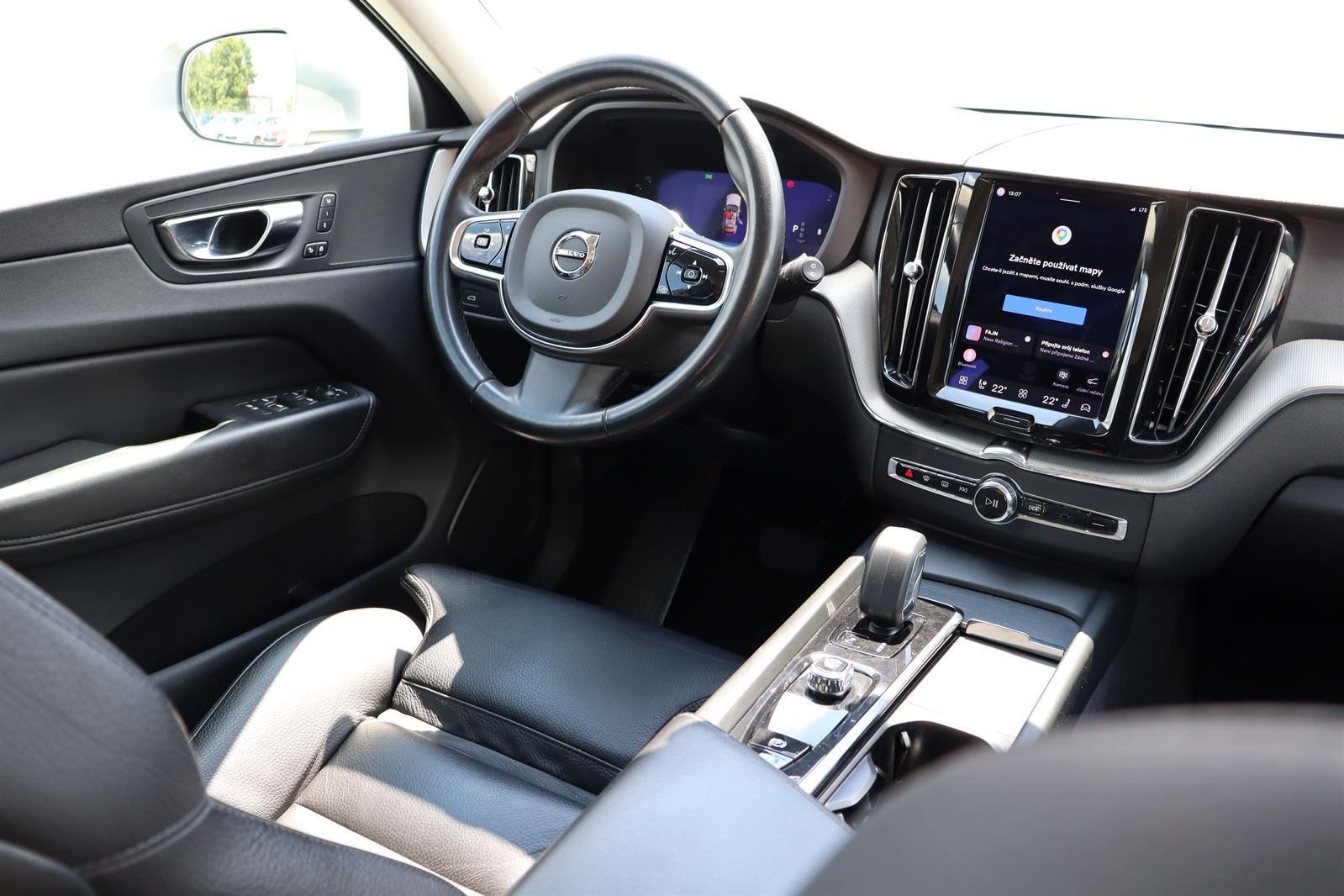 Volvo XC60, 2.0 B4 AWD Mild-Hybrid - fotka 5