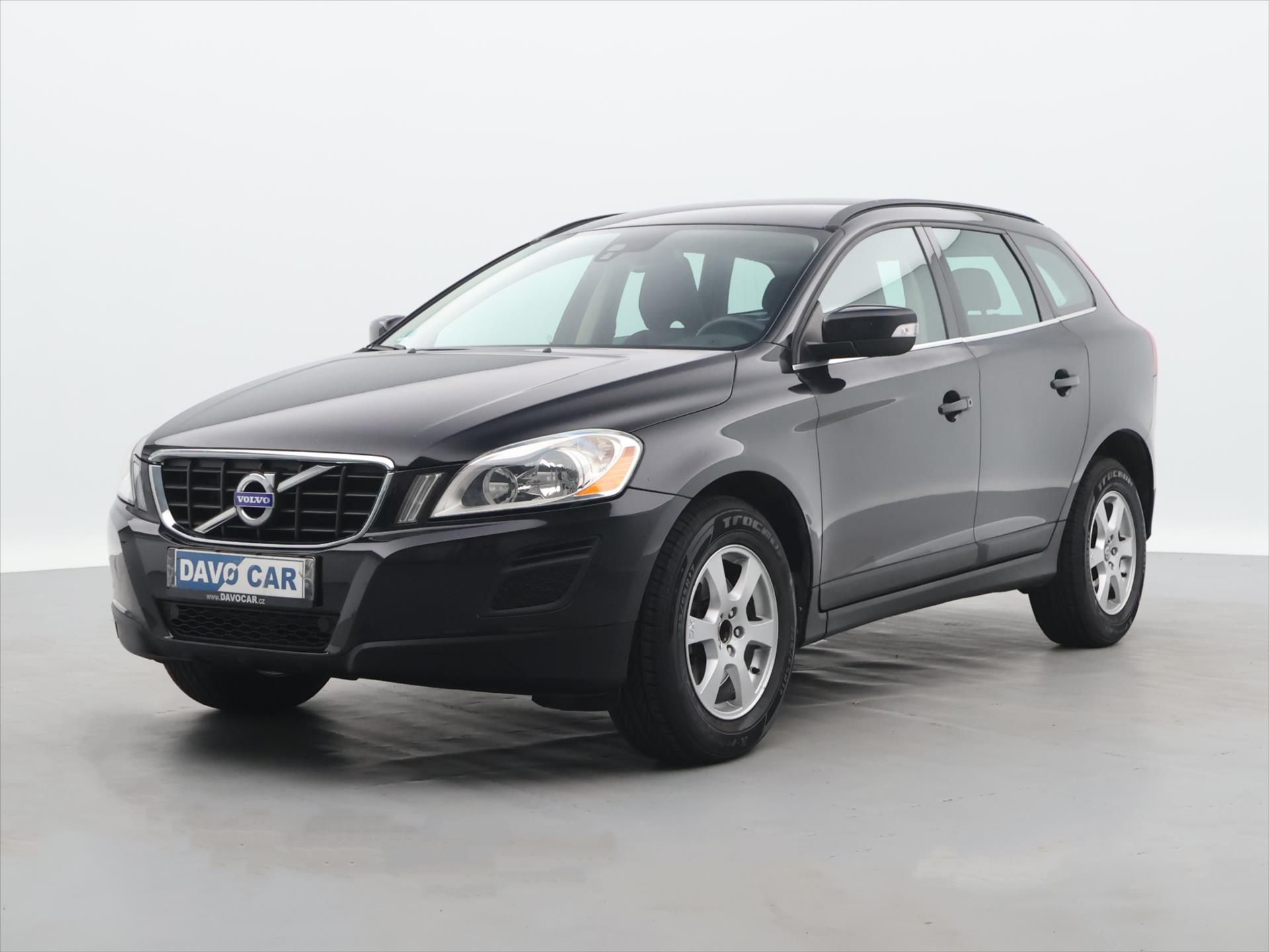 Volvo XC60, 2,4 D3 120kW Momentum AWD AUT - fotka 3