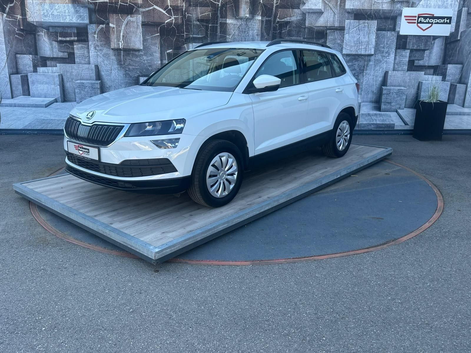 Škoda Karoq, 1.6TDi,85KW,TEMP.,VYHŘ.SEDADLA - fotka 3