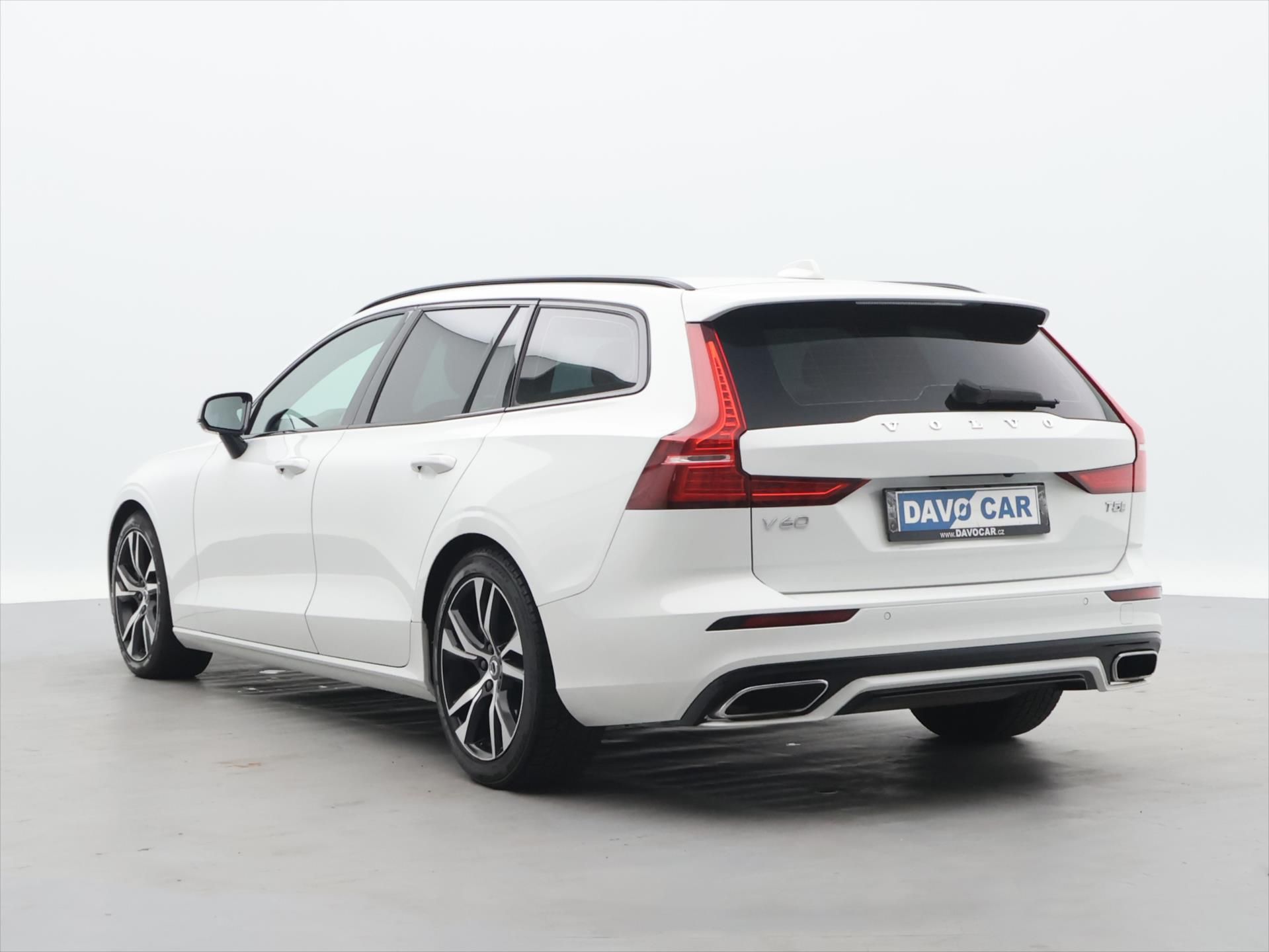 Volvo V60, 2,0 T5 184kW Drive-E R-Design - fotka 6