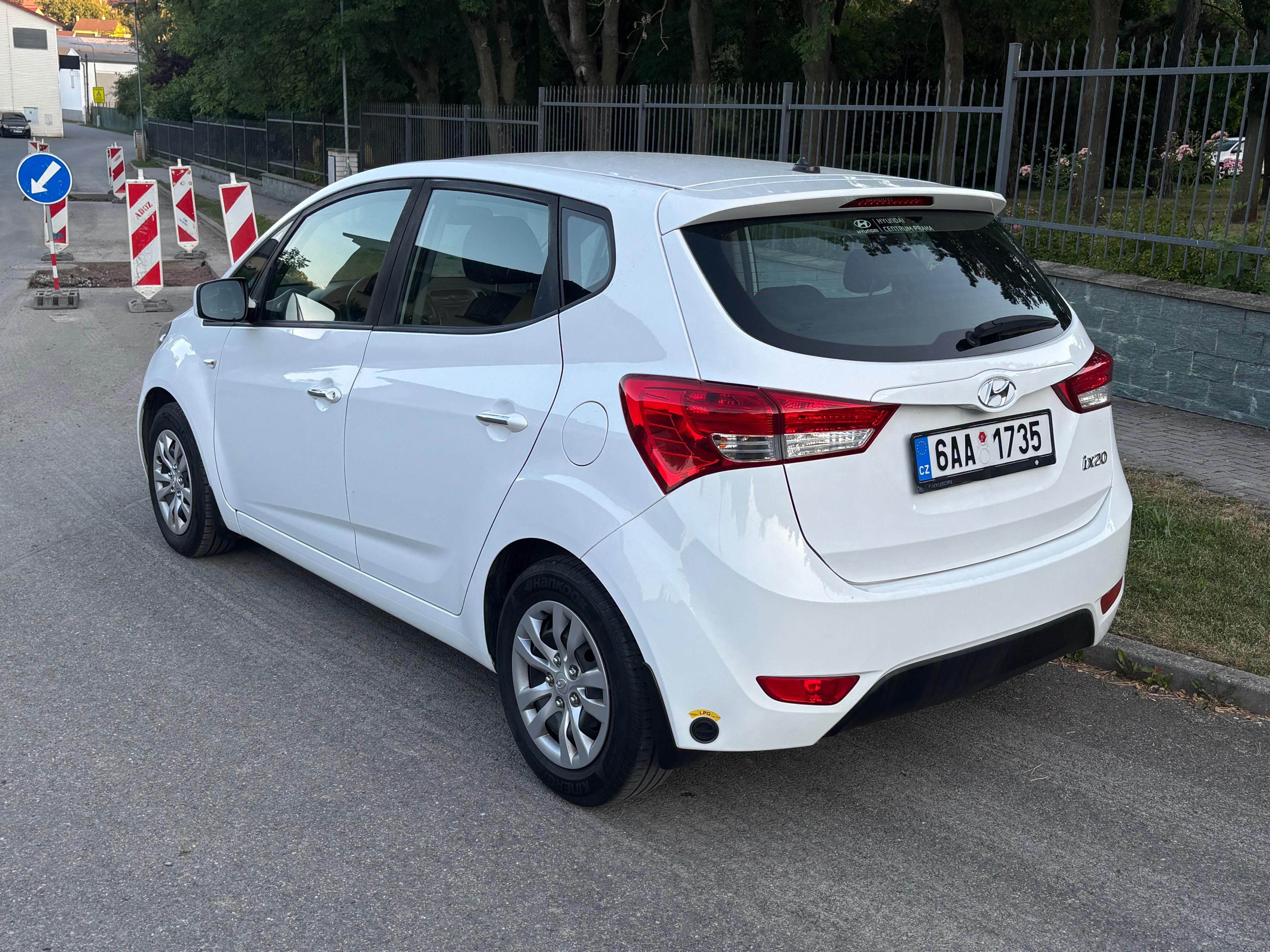 Hyundai ix20, 1.4i 66KW LPG KLIMATIZACE ČR - fotka 4