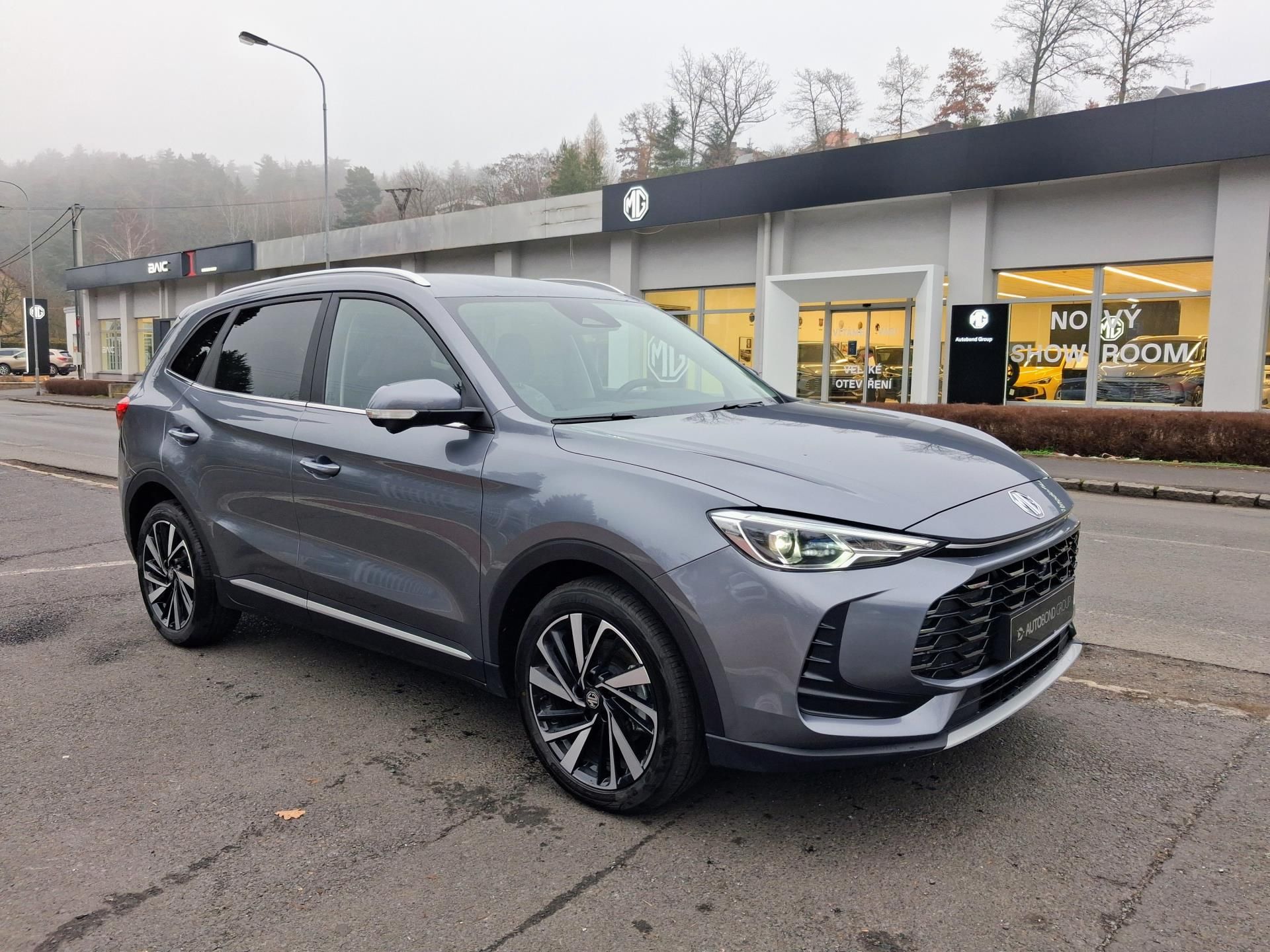 MG ZS, EXCLUSIVE Hybrid+ 145kW 4×2 AT - fotka 2