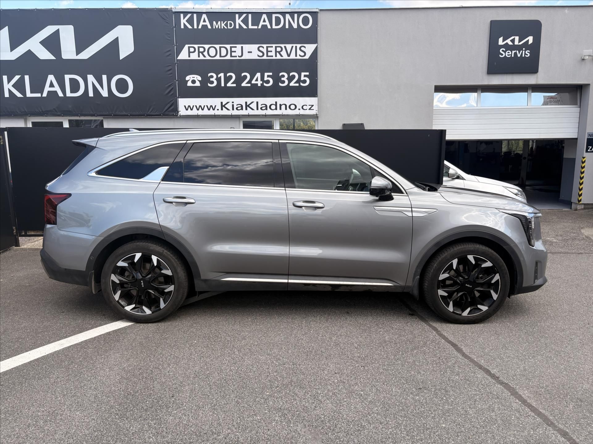Kia Sorento, 2,2 2,2 CRDi 4x4 8DCT TOP - fotka 2