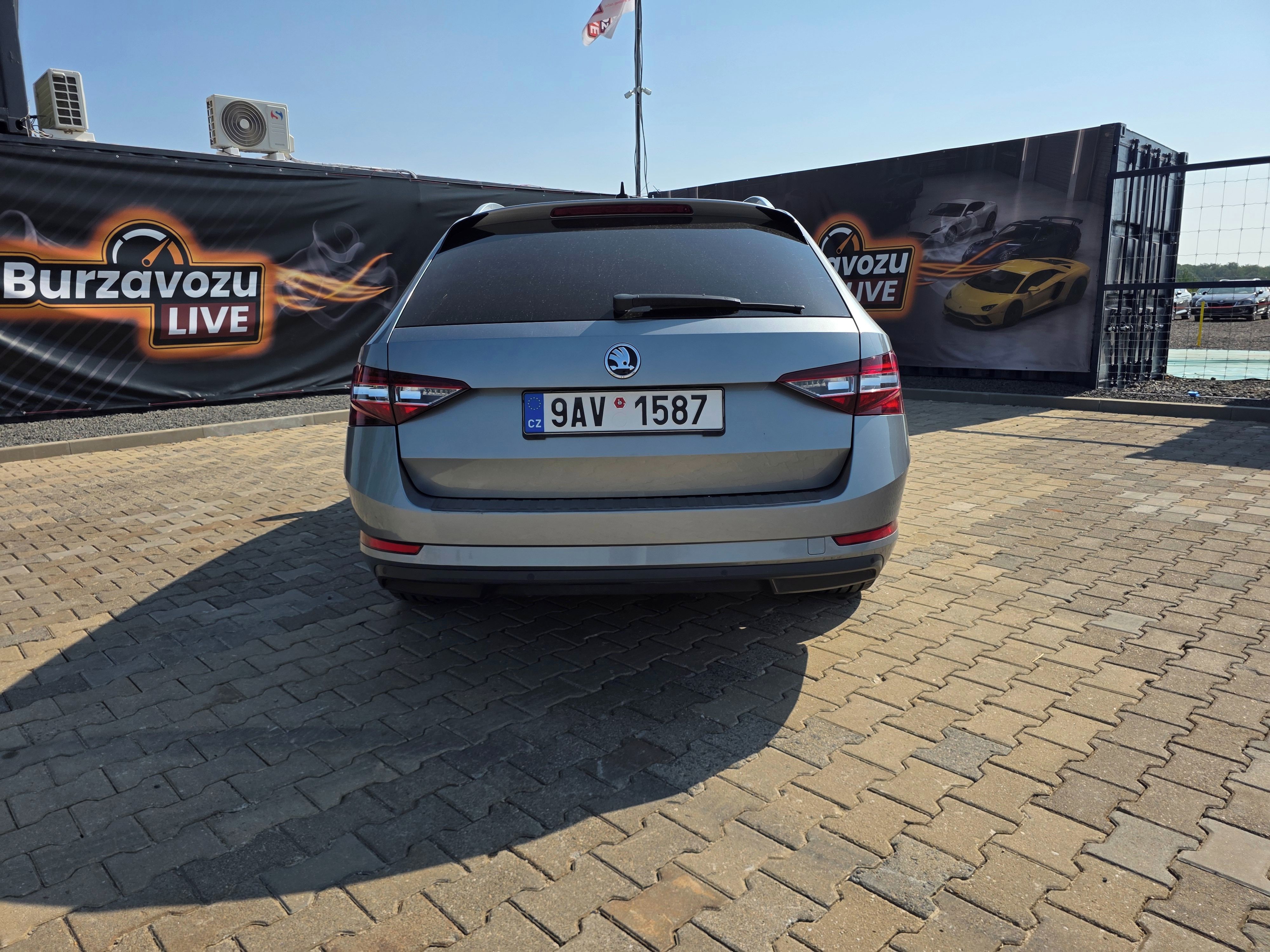 Škoda Superb, 2.0TDI, 110kw, 2016, doložený - fotka 6