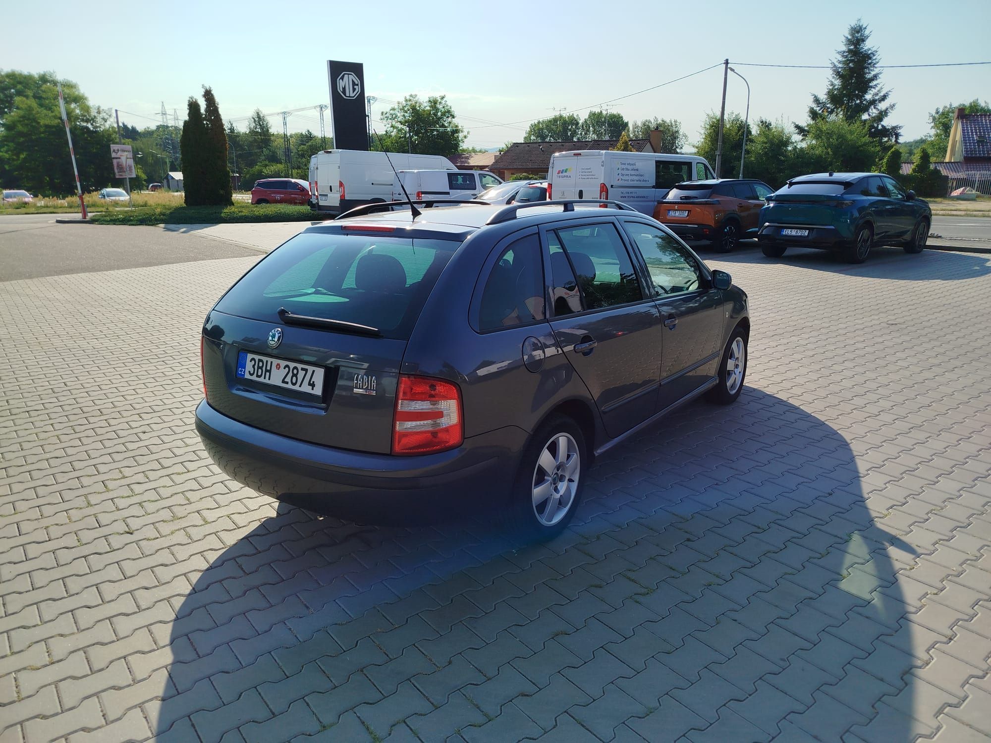 Škoda Fabia, Fabia Combi 1.9TDi 74kW MAN5 - fotka 4
