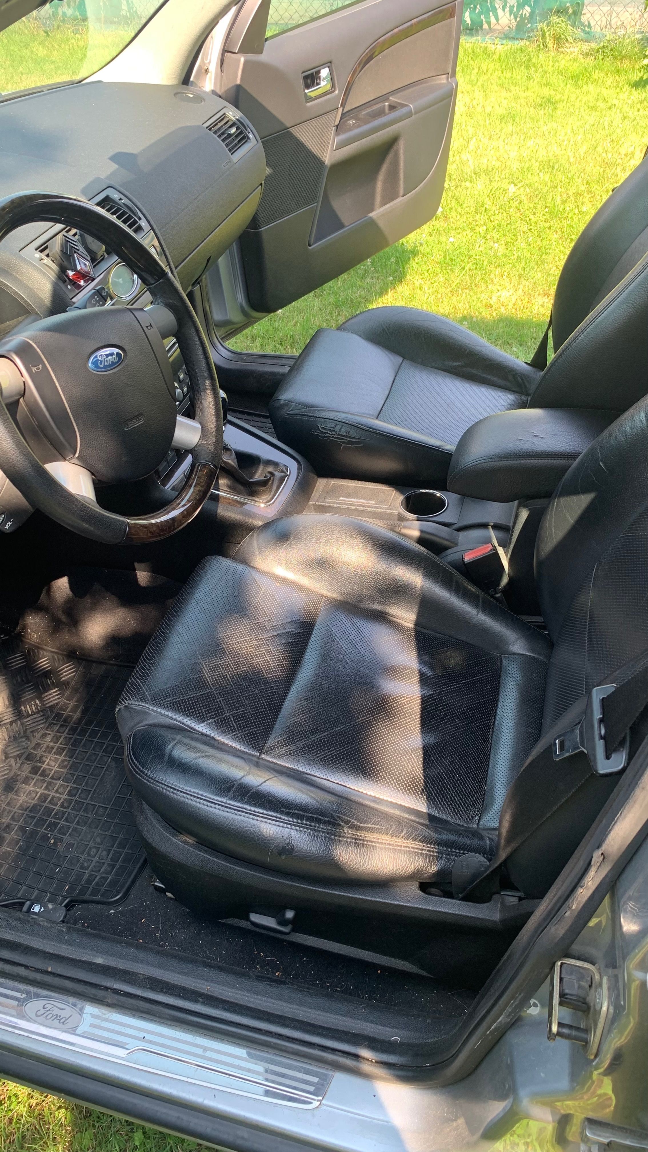 Ford Mondeo - fotka 4
