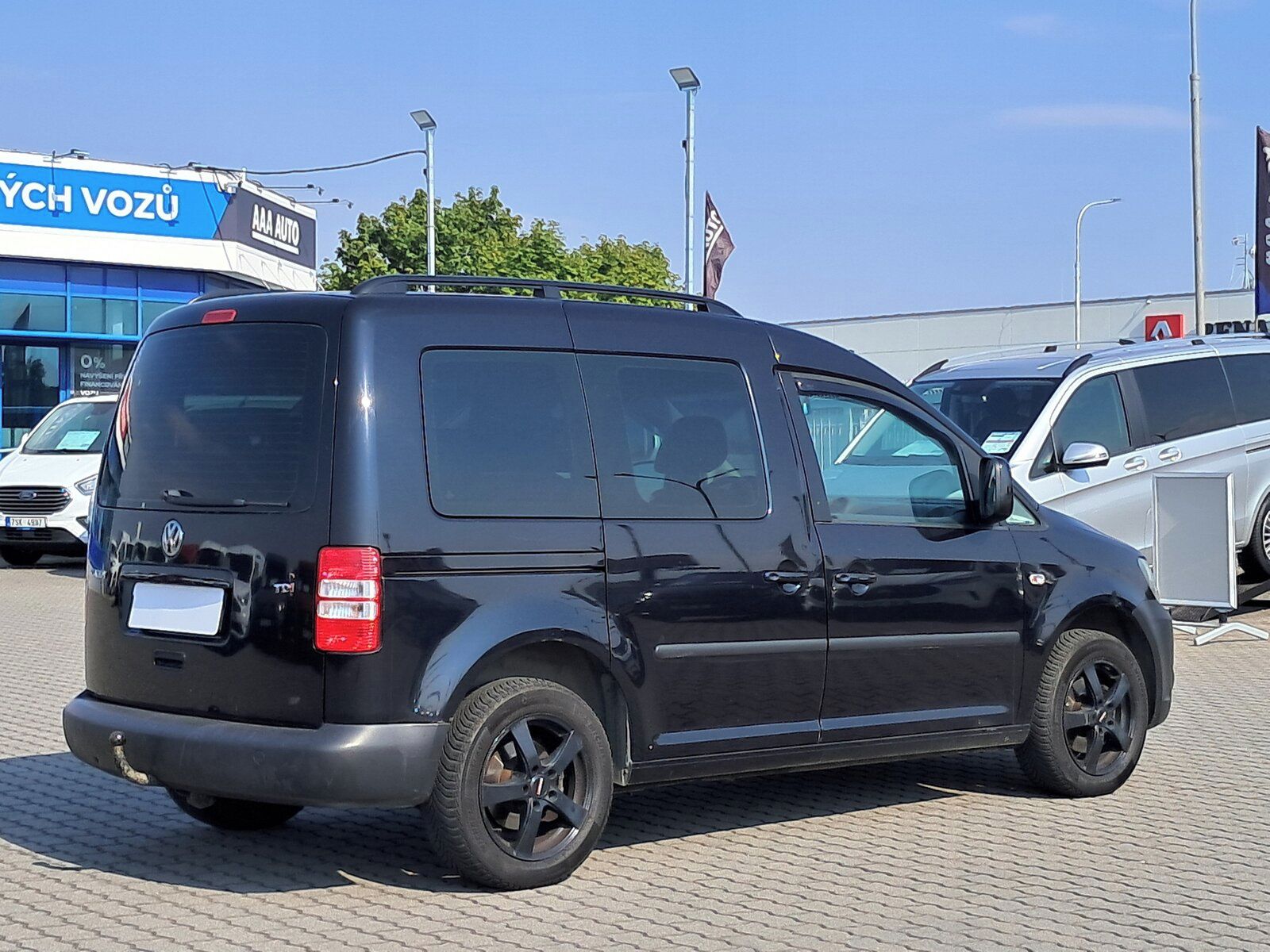 Volkswagen Caddy, 1.6 TDI, 7Míst, DPH, Tempomat - fotka 5