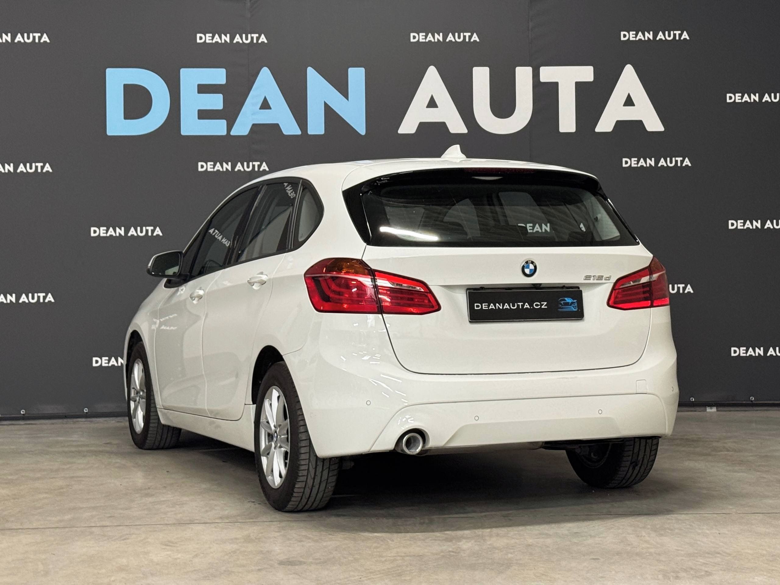 BMW Řada 2, 216d, ČR, Serviska, Výbava - fotka 4